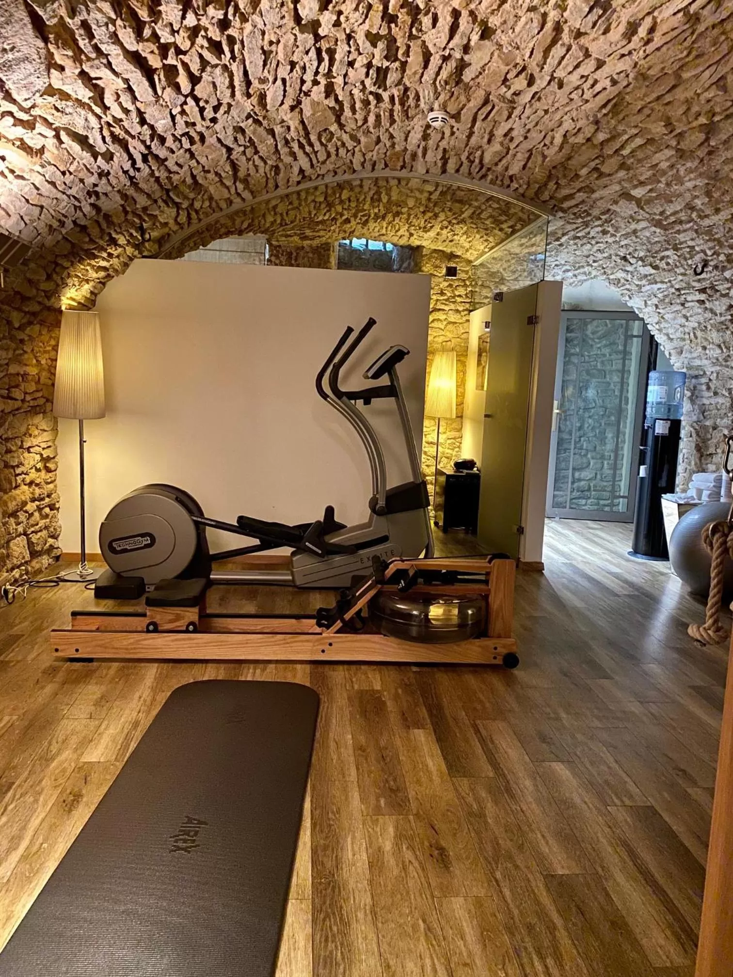 Fitness centre/facilities in Hotel Le Place d'Armes - Relais & Châteaux
