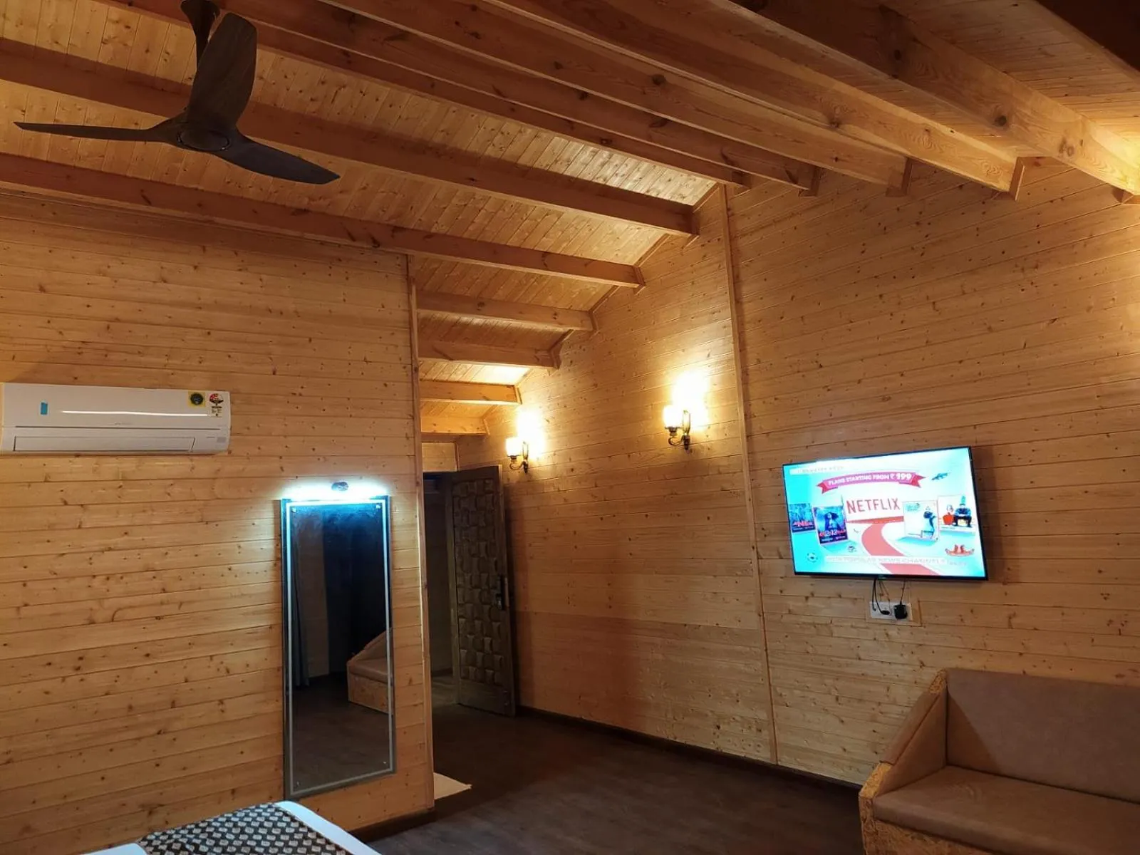 TV and multimedia in Hotel Ganges Grand - 600m from Kashi Vishwanath Temple