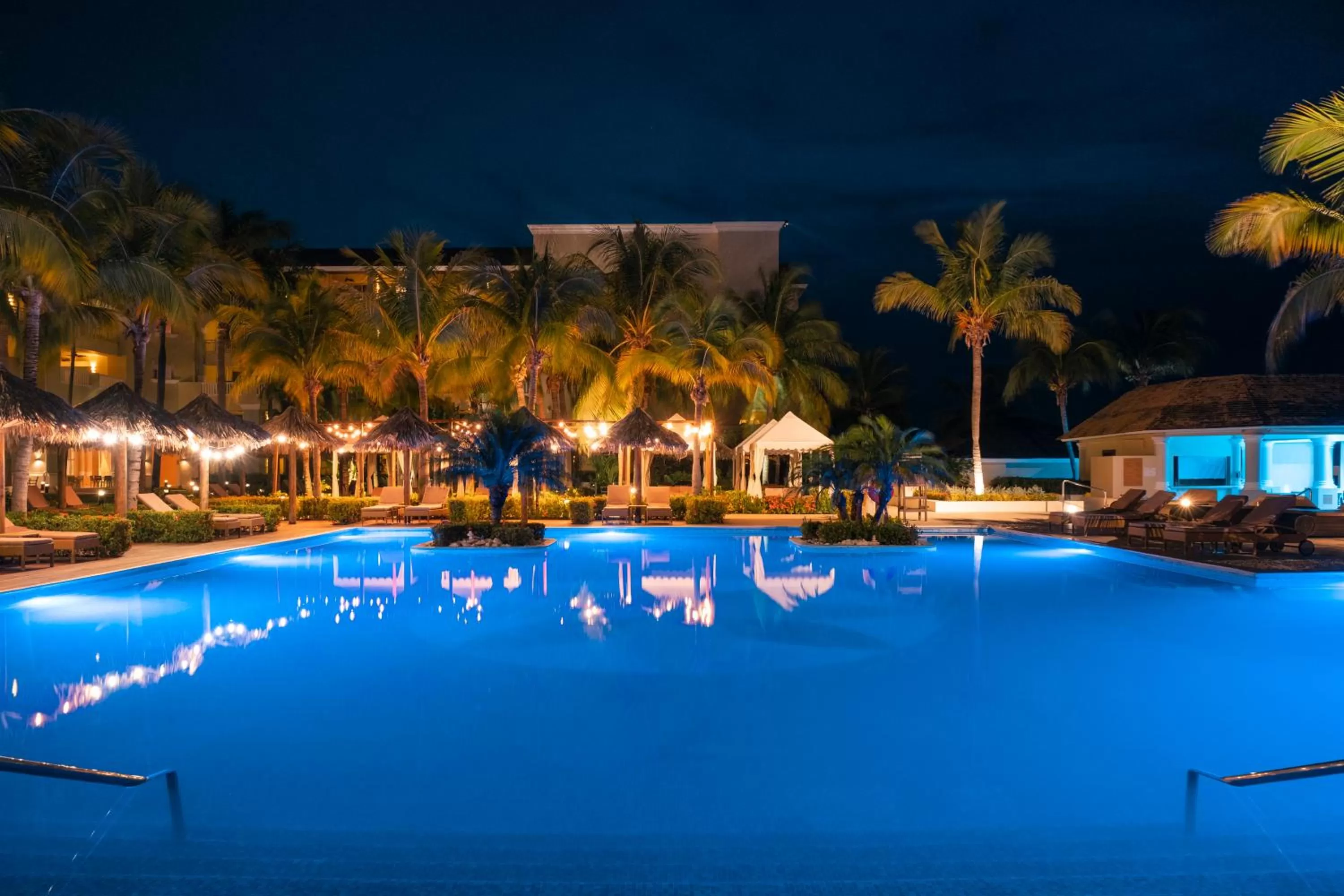 Swimming pool in Iberostar Grand Rose Hall