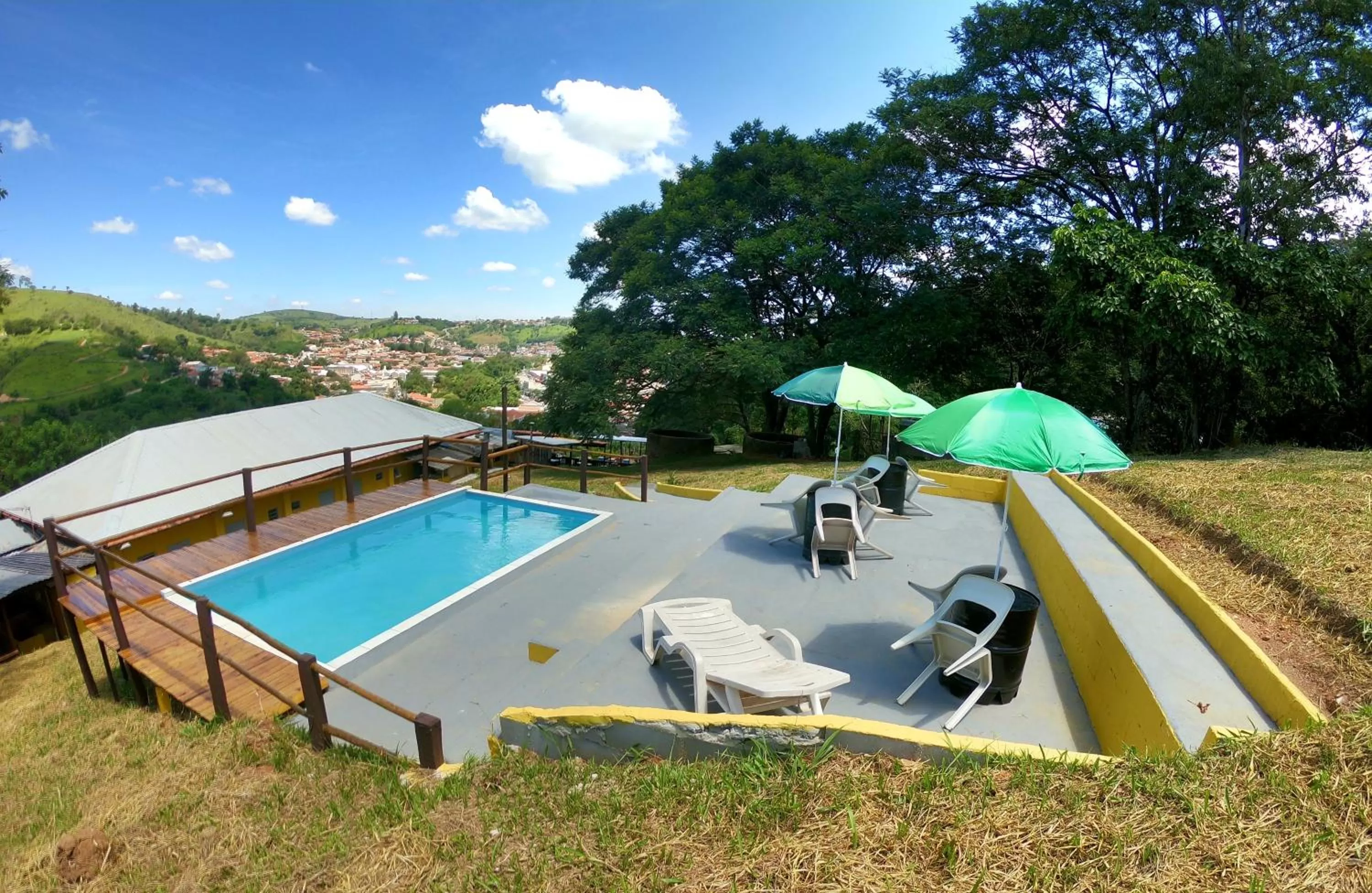 Swimming pool in Pousada Solar da Montanha