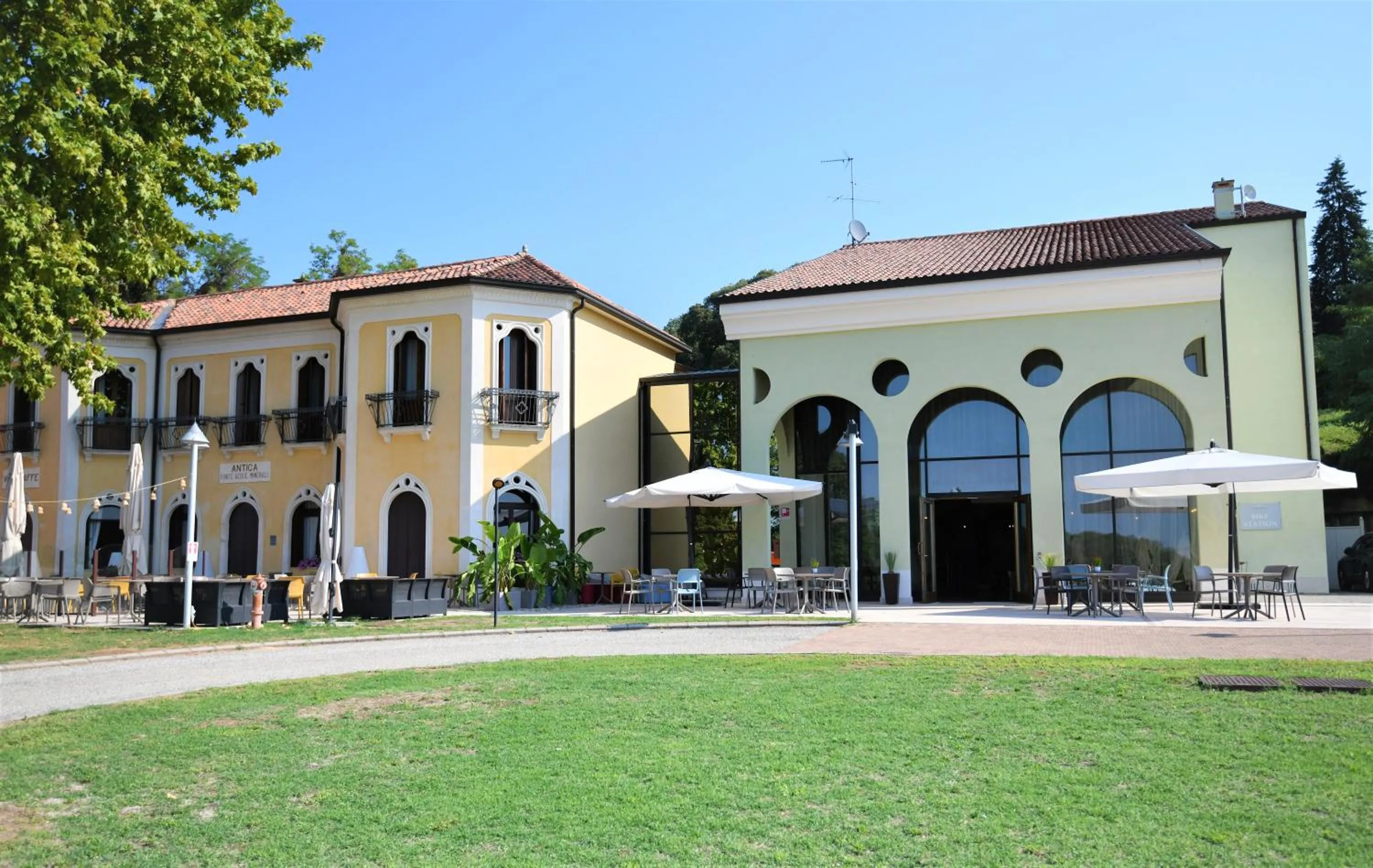 Property building in Hotel Alle Acque