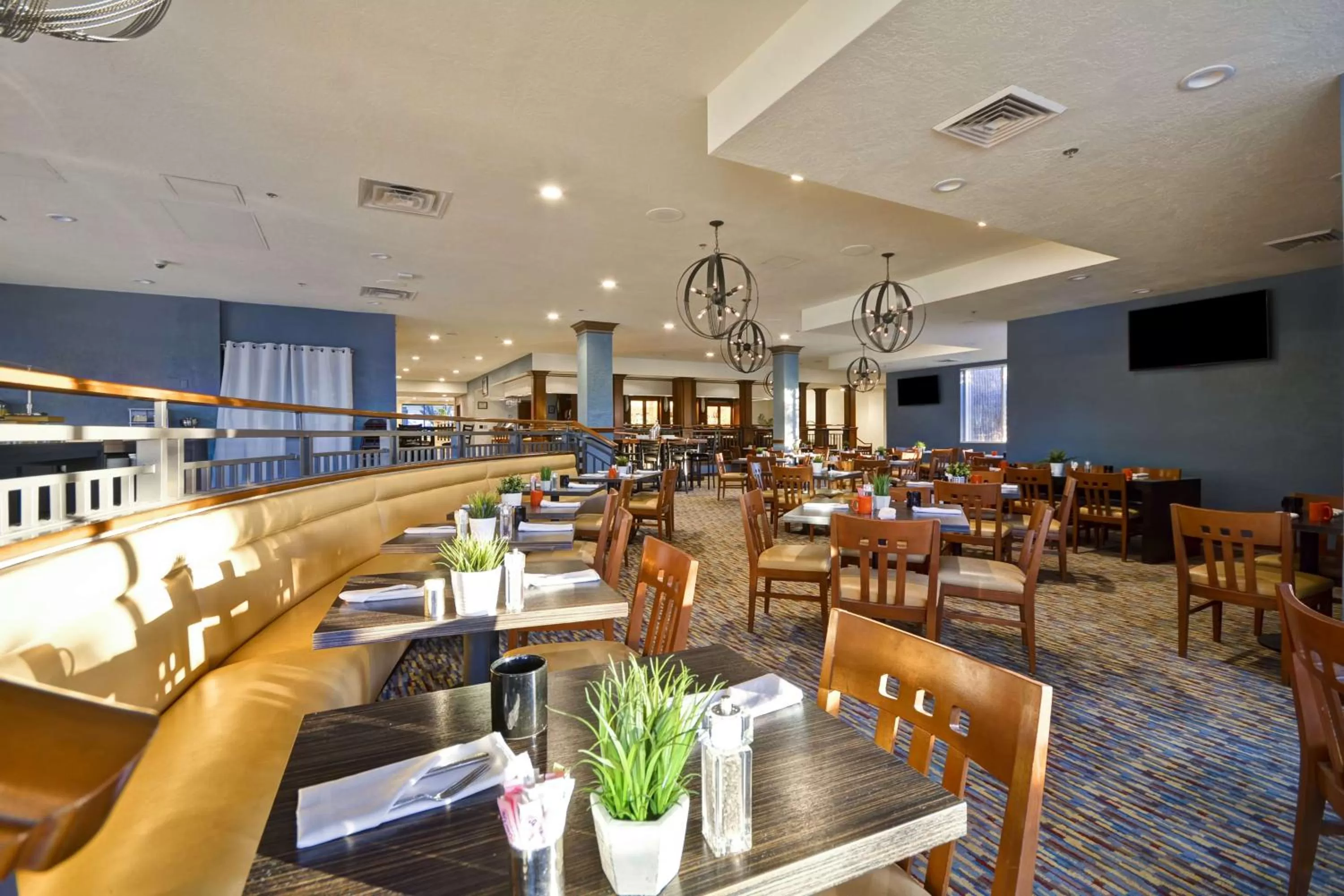 Restaurant/places to eat in DoubleTree by Hilton Phoenix North