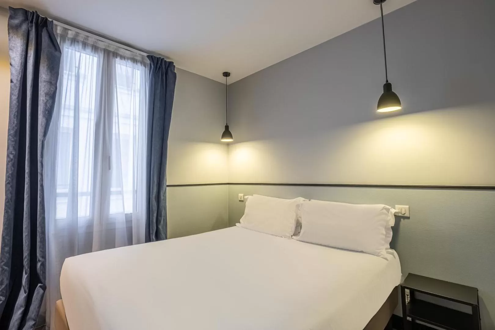 Bedroom, Bed in Hotel Lilas Blanc