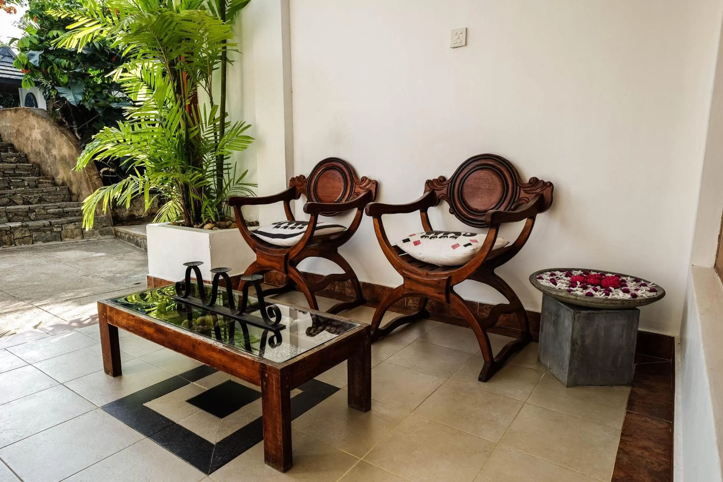 Area and facilities in Elegant Hotel