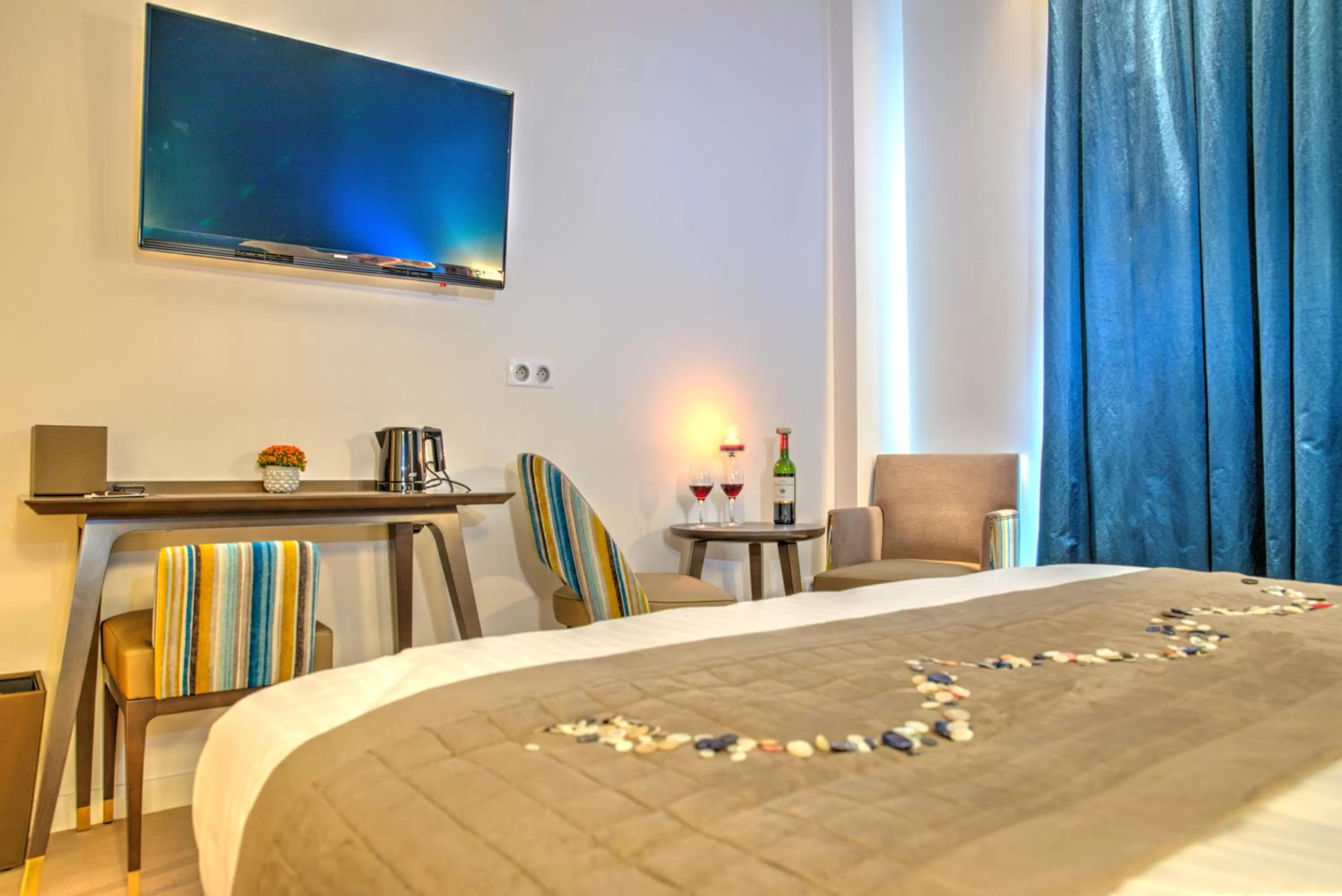 Bedroom, Bed in Hôtel de la Tabletterie