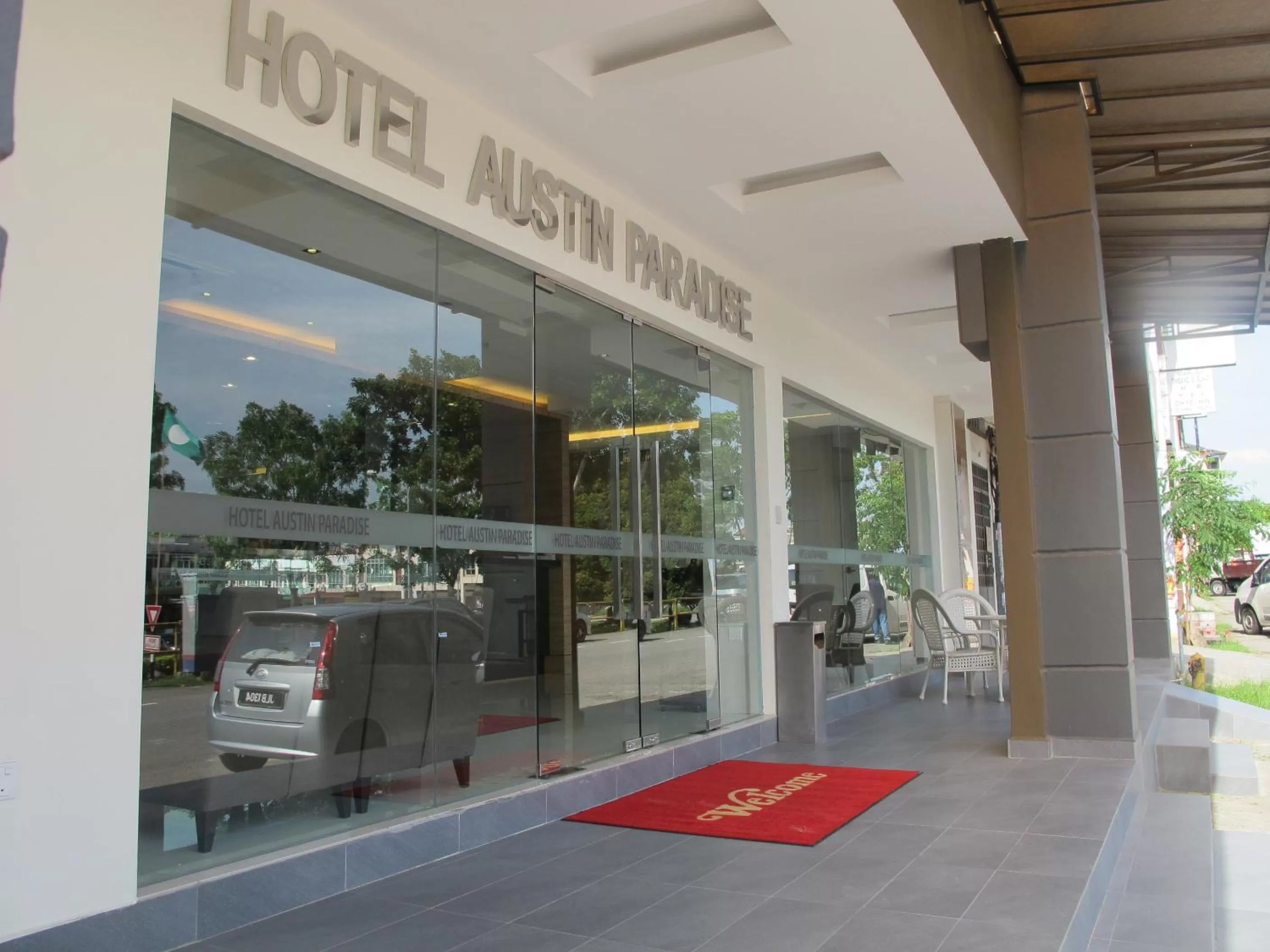 Facade/entrance in Hotel Austin Paradise - Taman Pulai Utama