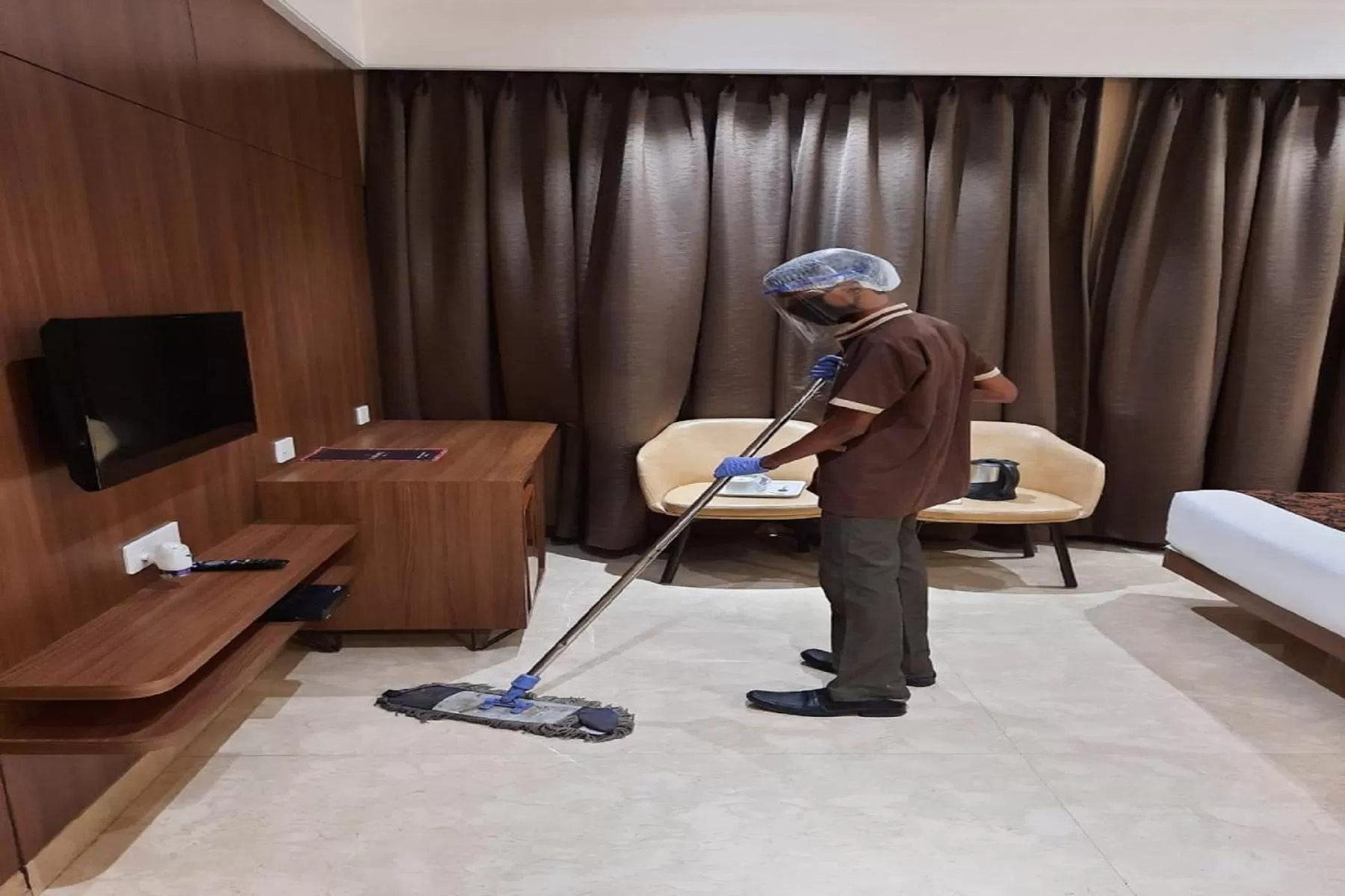 TV and multimedia in Hotel Radiance