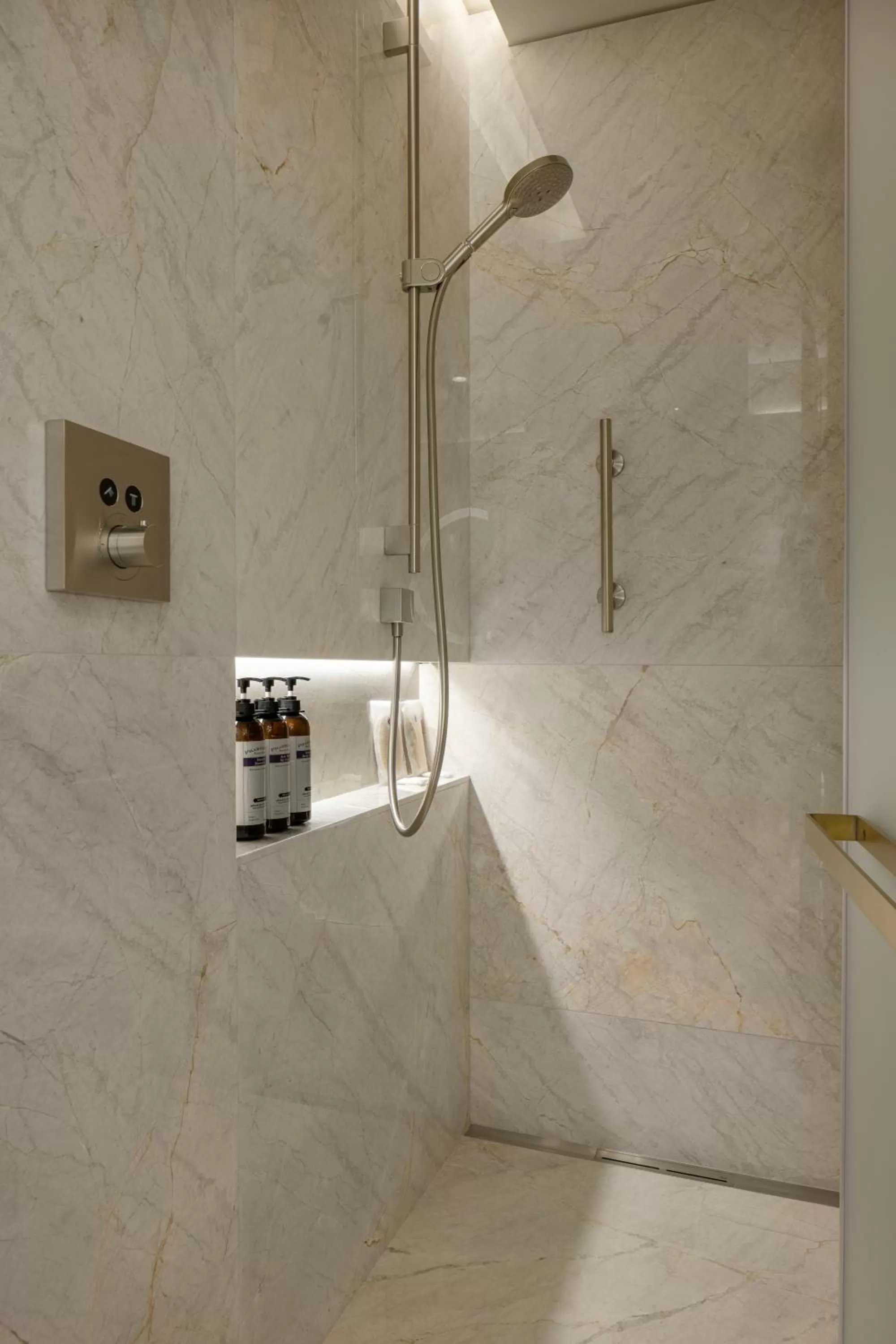 Bathroom in Hyatt Regency Izmir IstinyePark