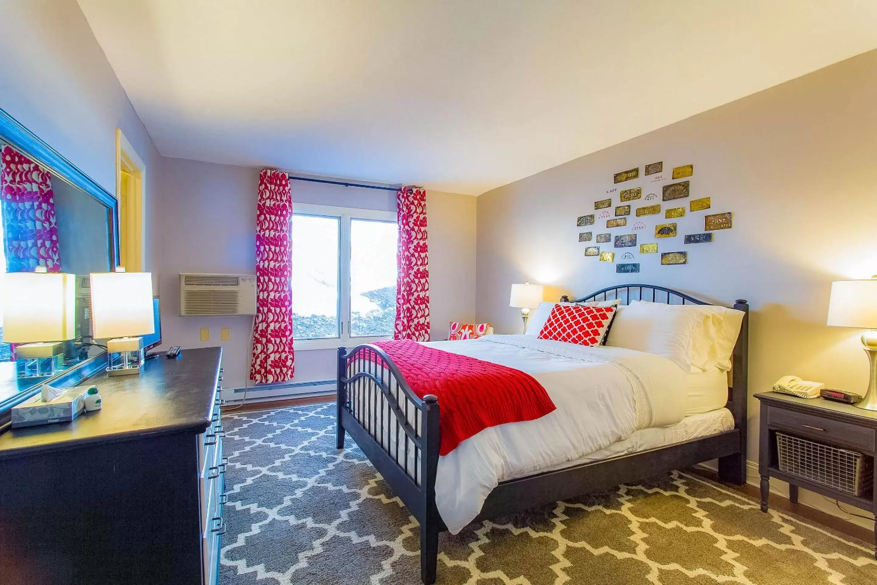 Lodge Queen, Woods View in Apple Tree Inn Lodge Queen, Woods View in Apple Tree Inn