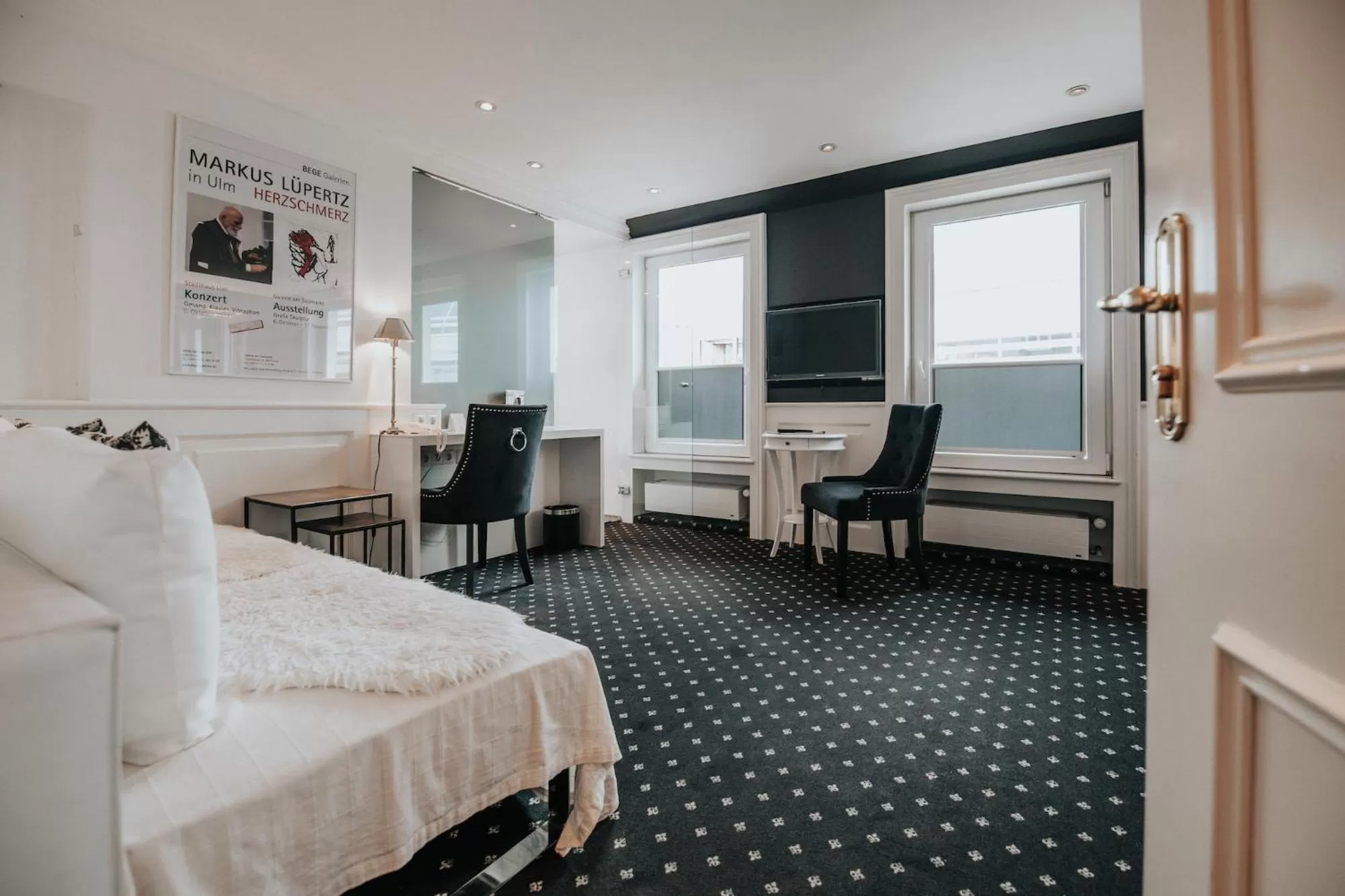 Photo of the whole room, Bed in Boutique Hotel am Rathaus - Reblaus