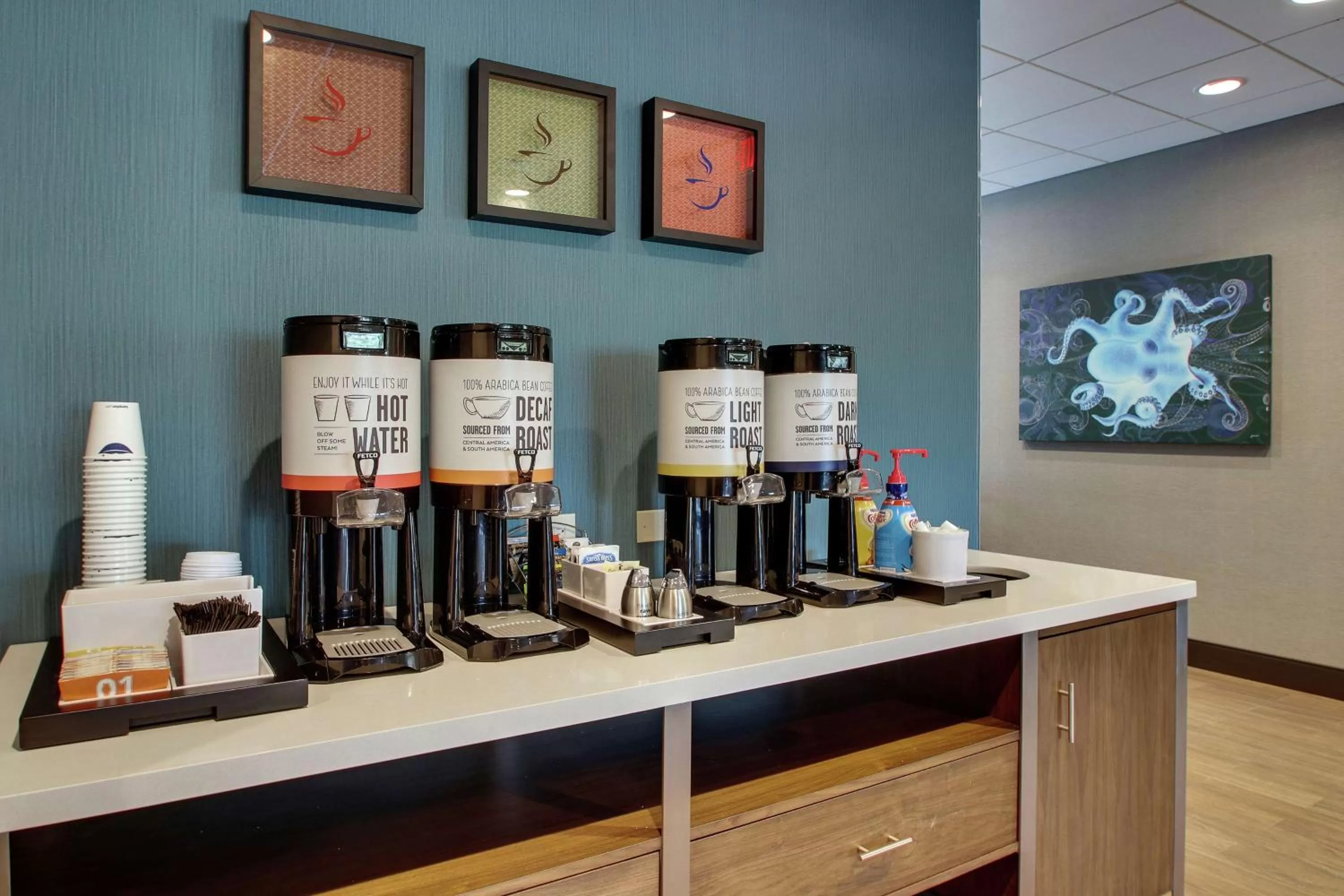 Dining area in Hampton Inn & Suites By Hilton Southport