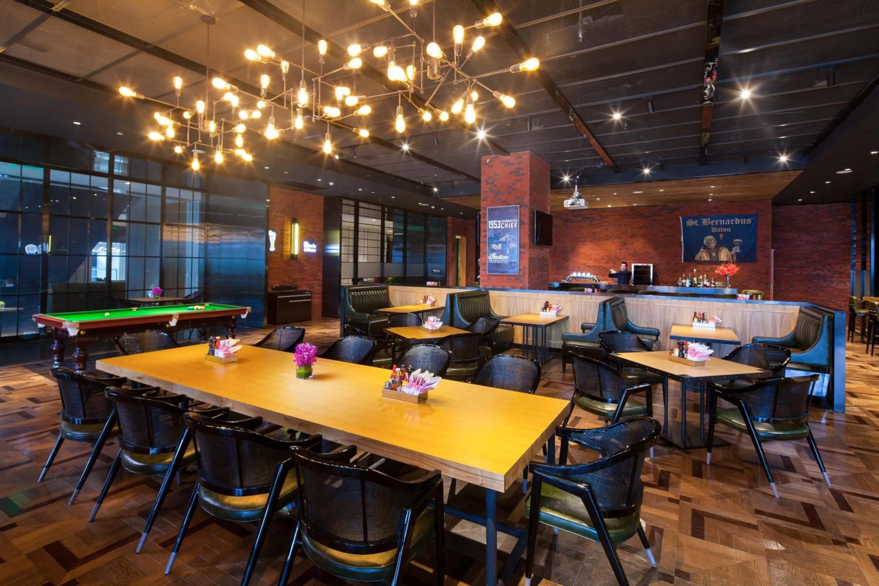 Lounge or bar in Crowne Plaza Kunshan by IHG