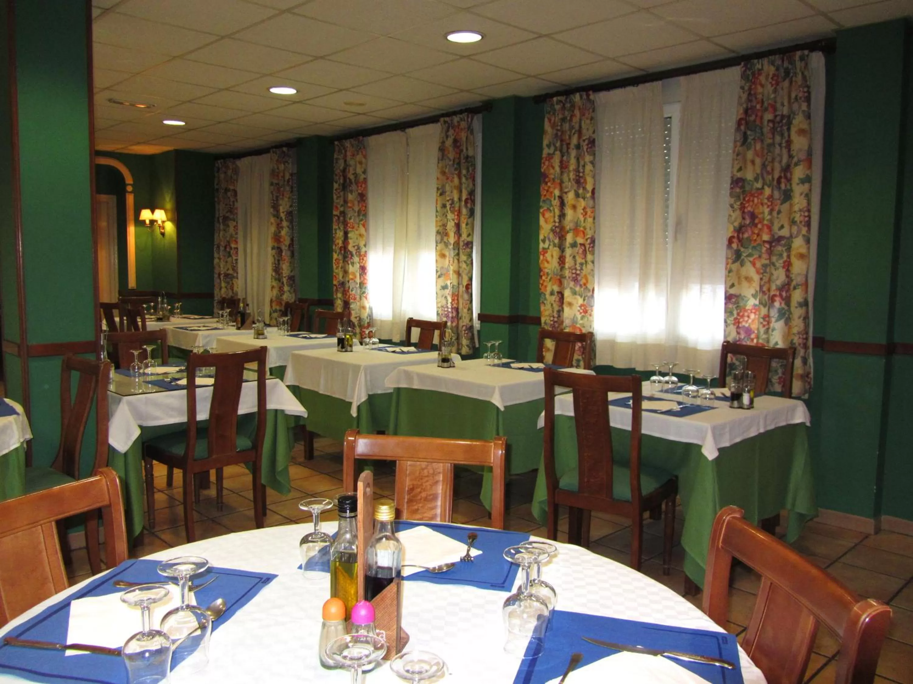 Restaurant/places to eat in Hotel Villa de Utrillas