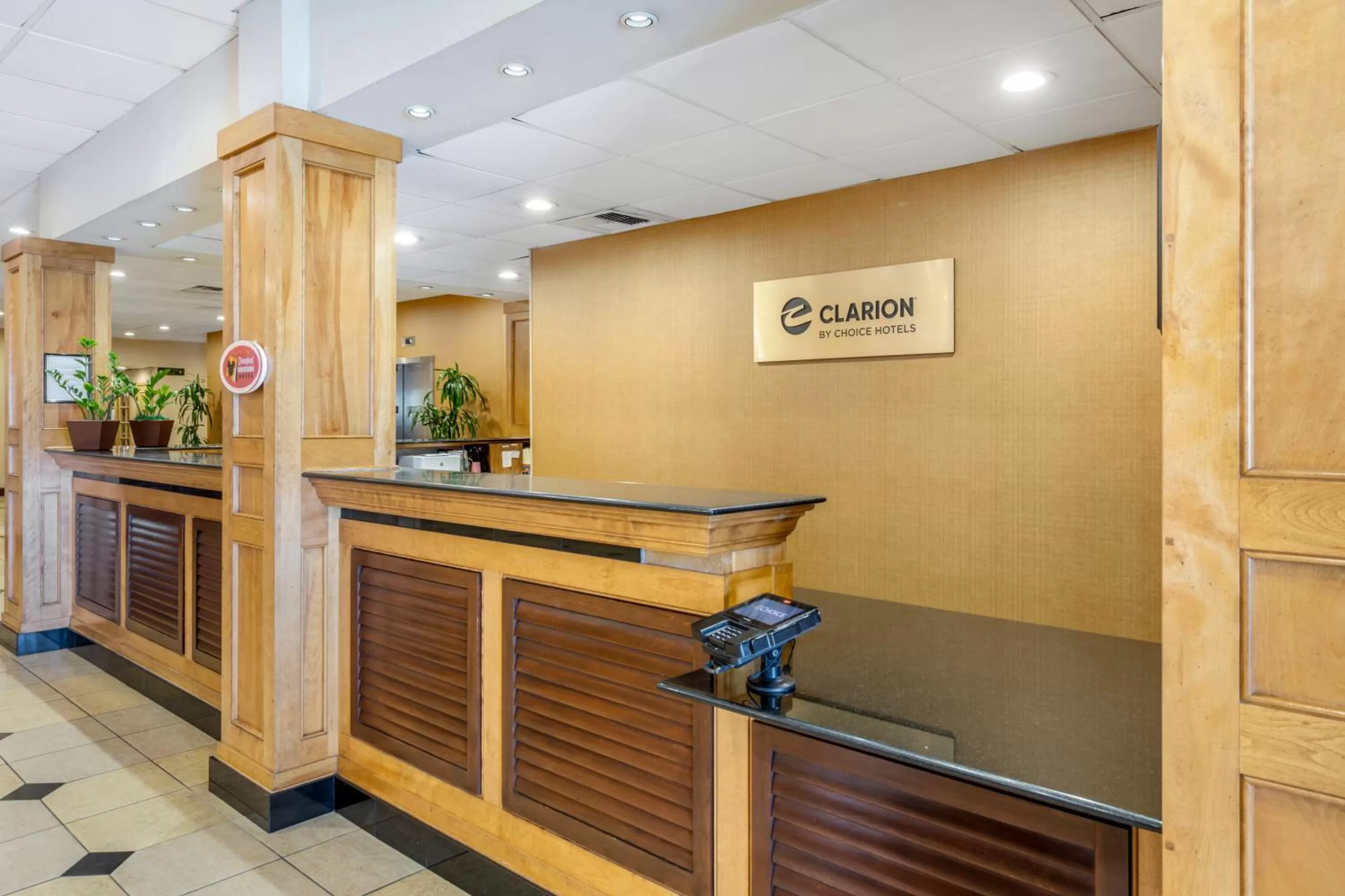 Lobby or reception in Clarion Hotel Anaheim Resort