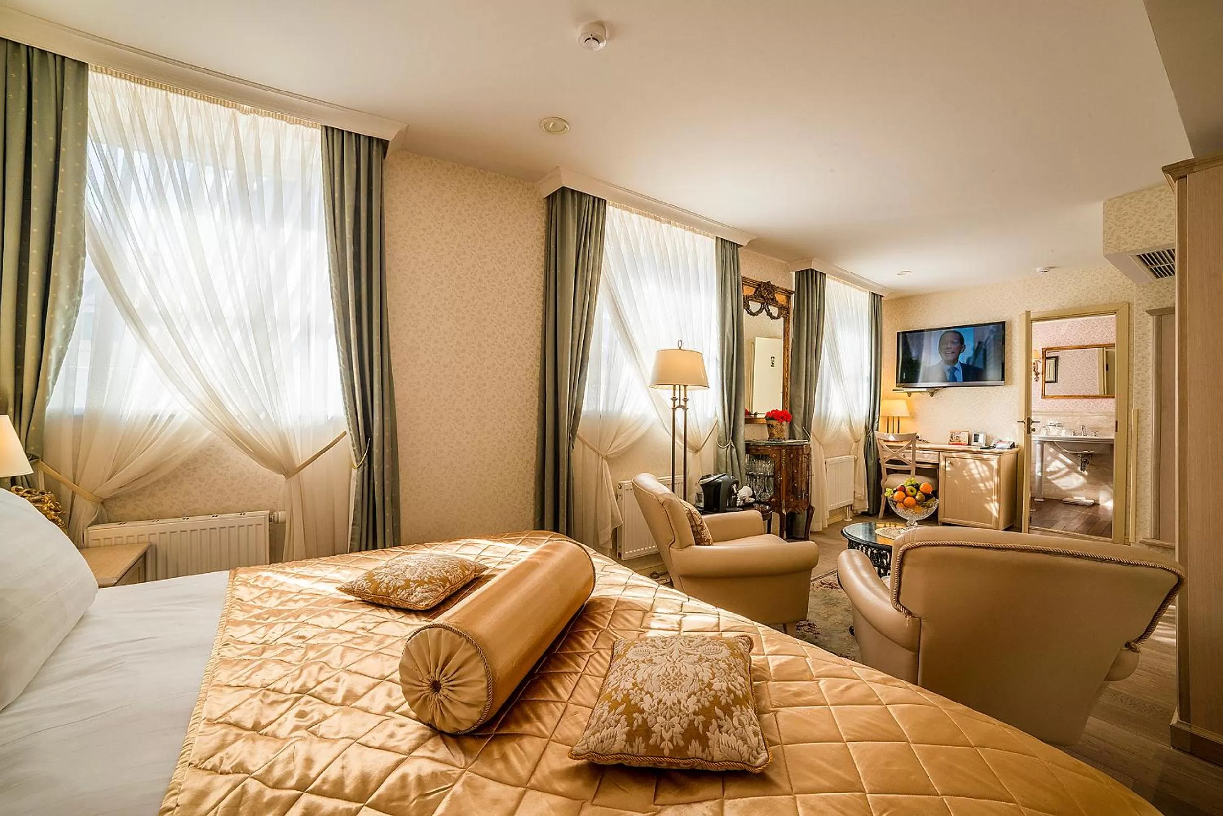 Photo of the whole room, Bed in Imperial Hotel & Restaurant