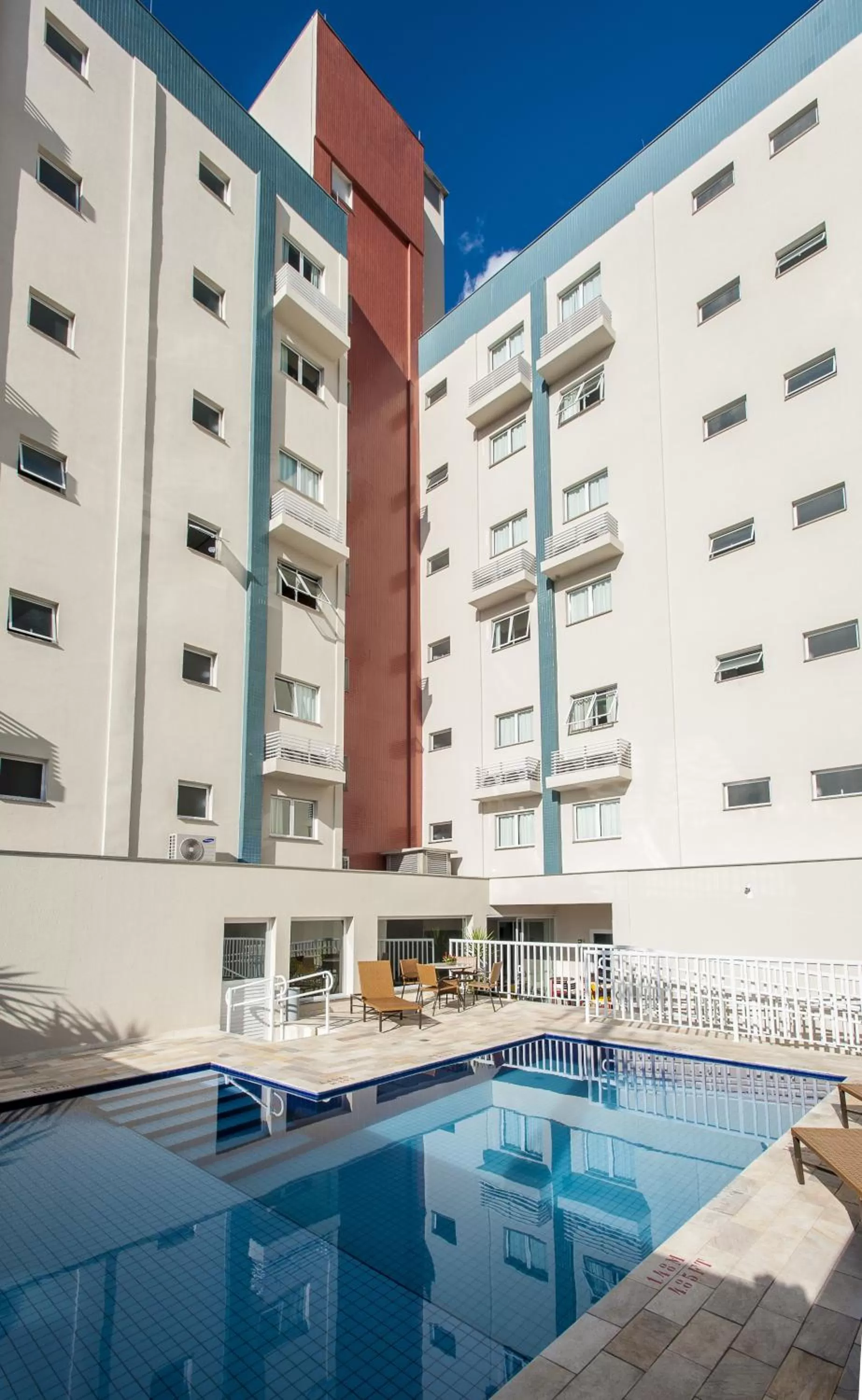 Property building in Comfort Hotel Bauru