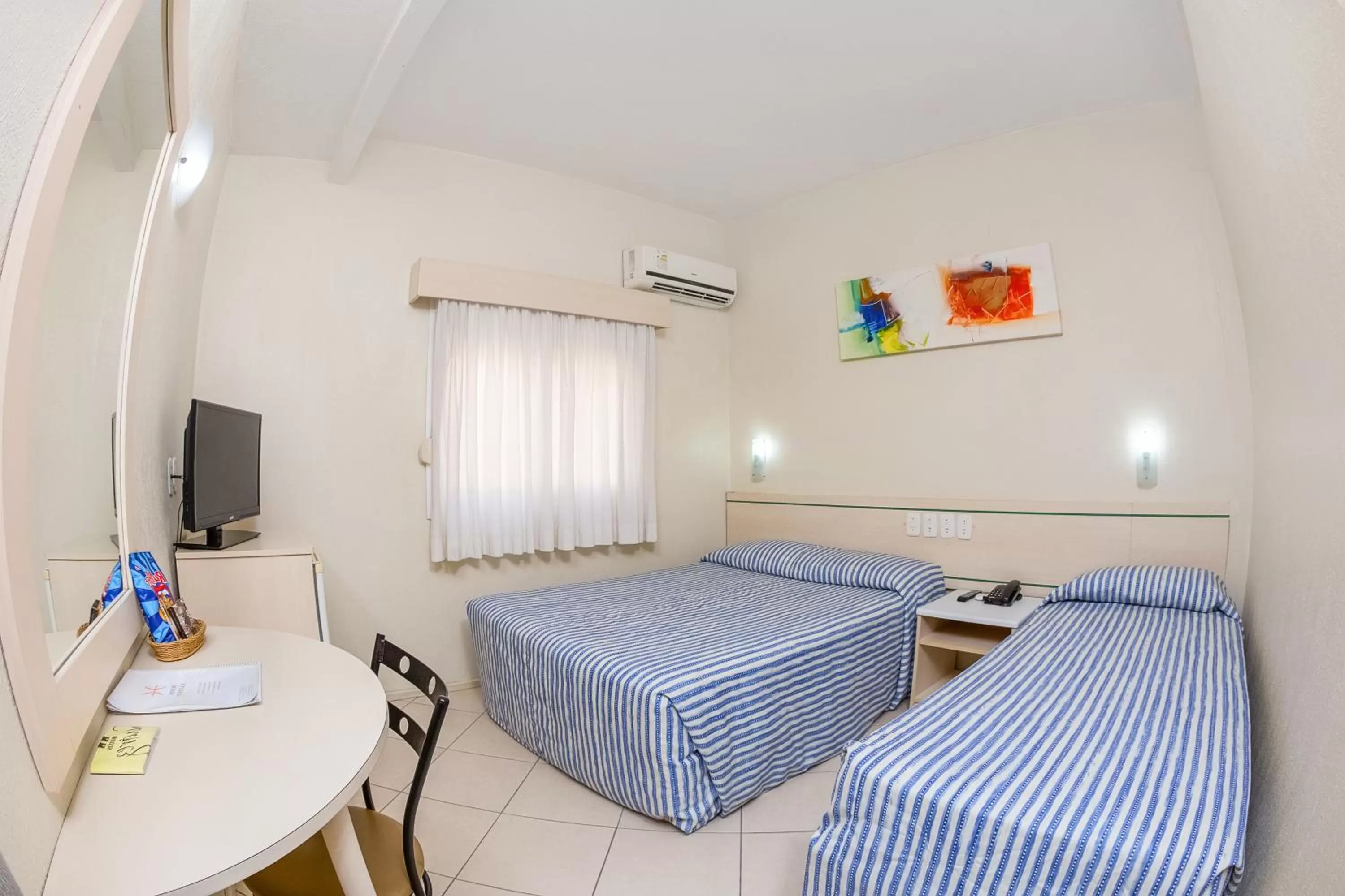 Bed in Hotel Express Canoas