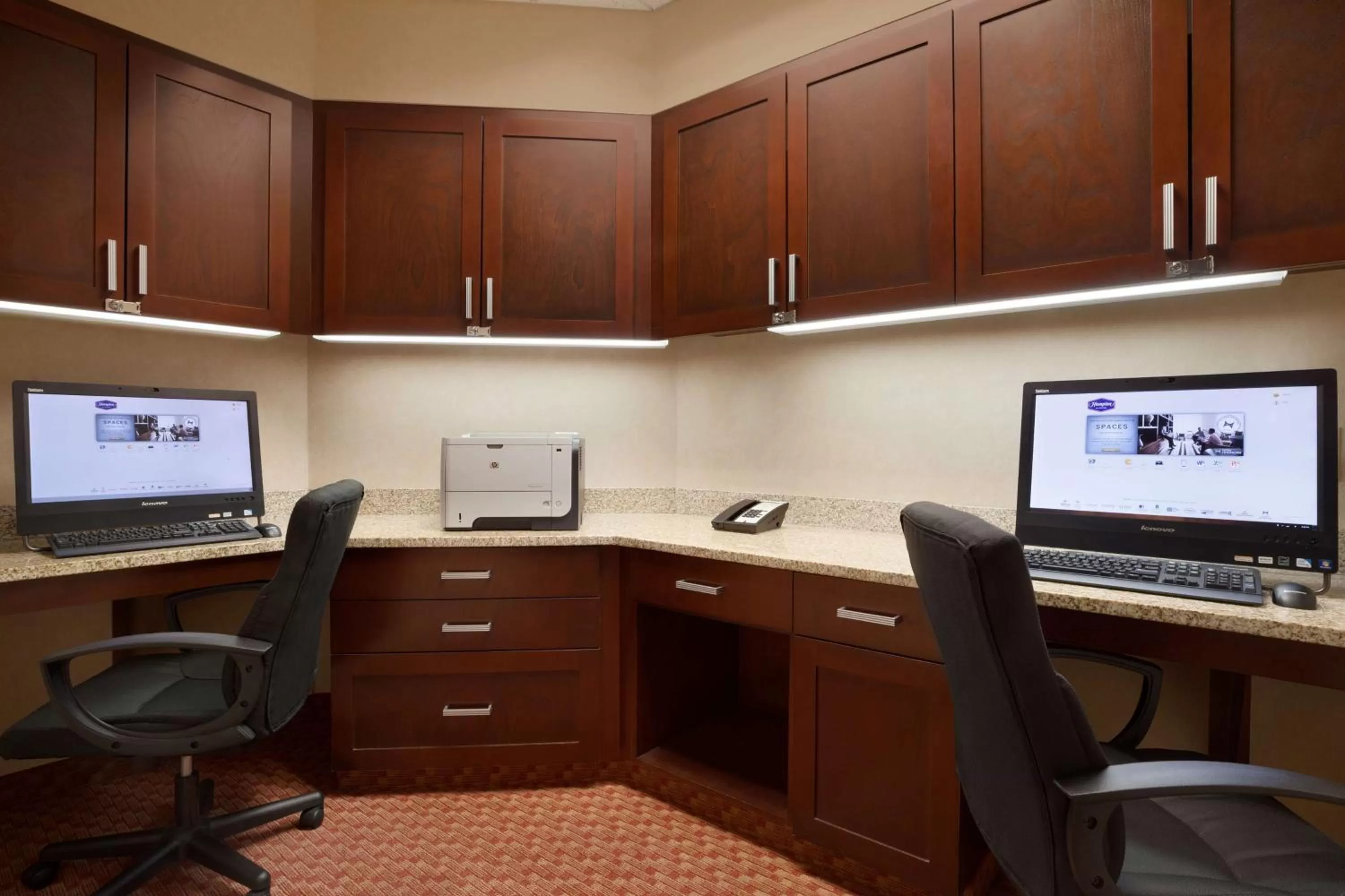 Business facilities in Hampton Inn & Suites East Hartford