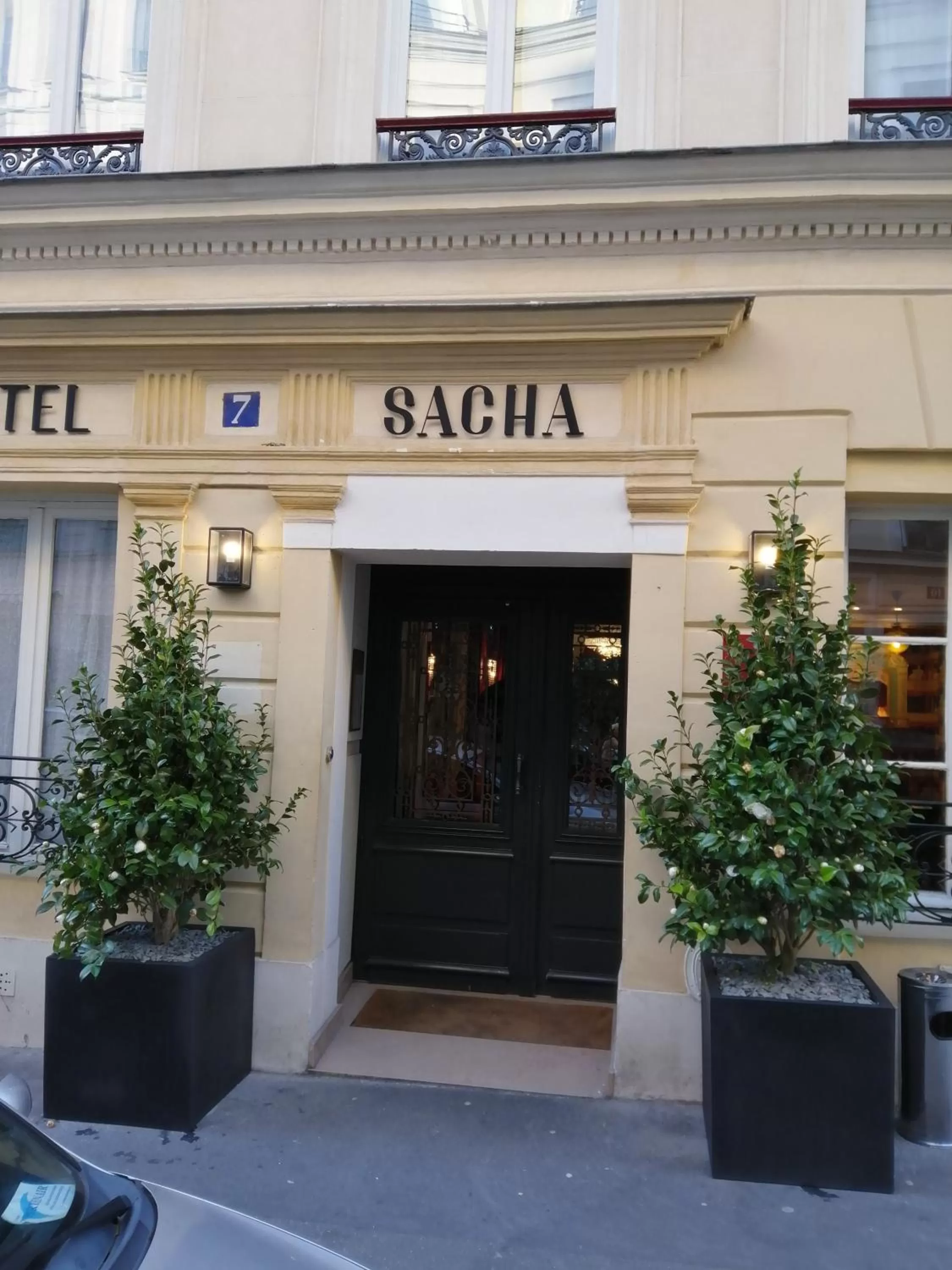 Facade/entrance in Hotel Sacha