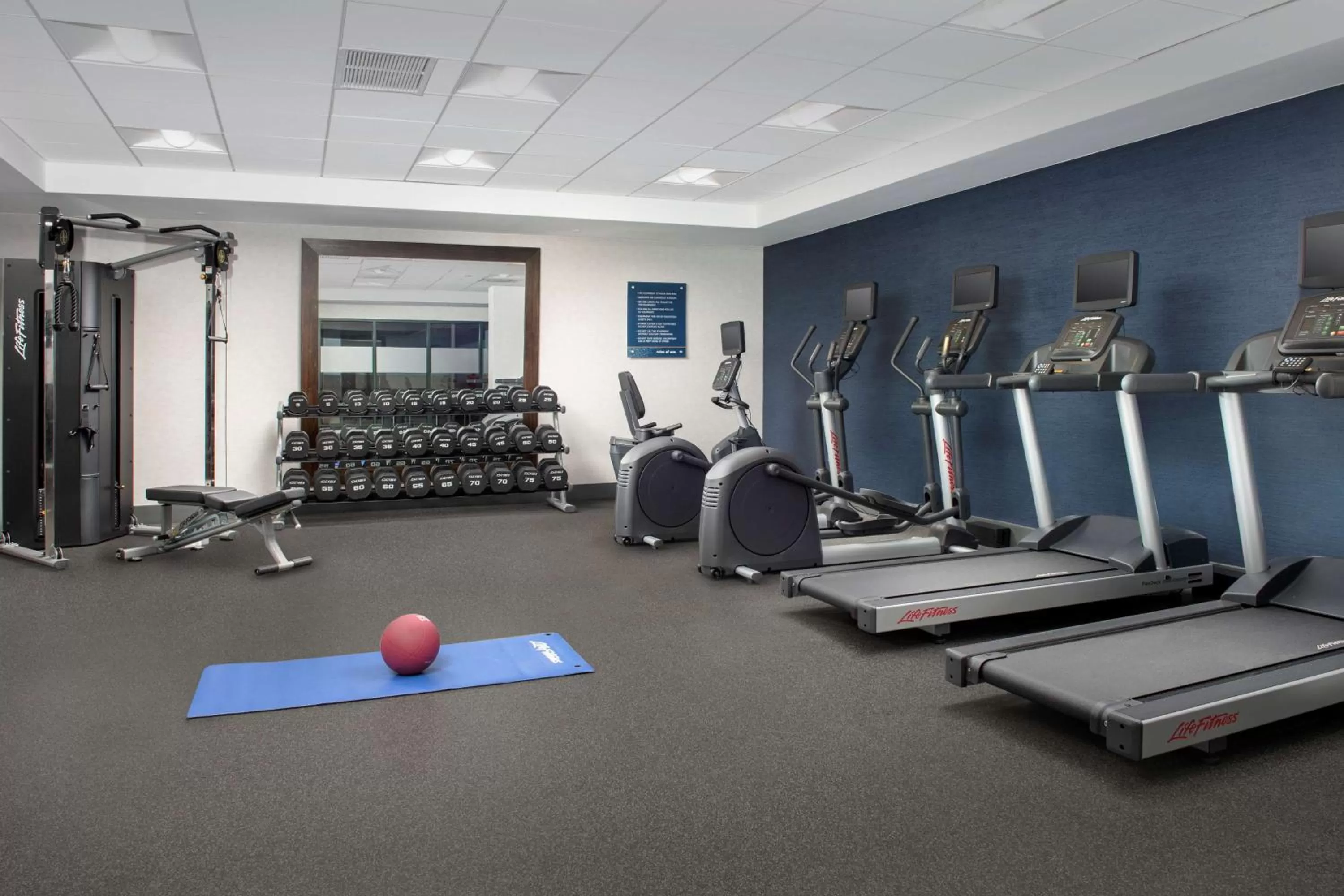 Fitness centre/facilities in Hampton Inn Baltimore-Downtown-Convention Center