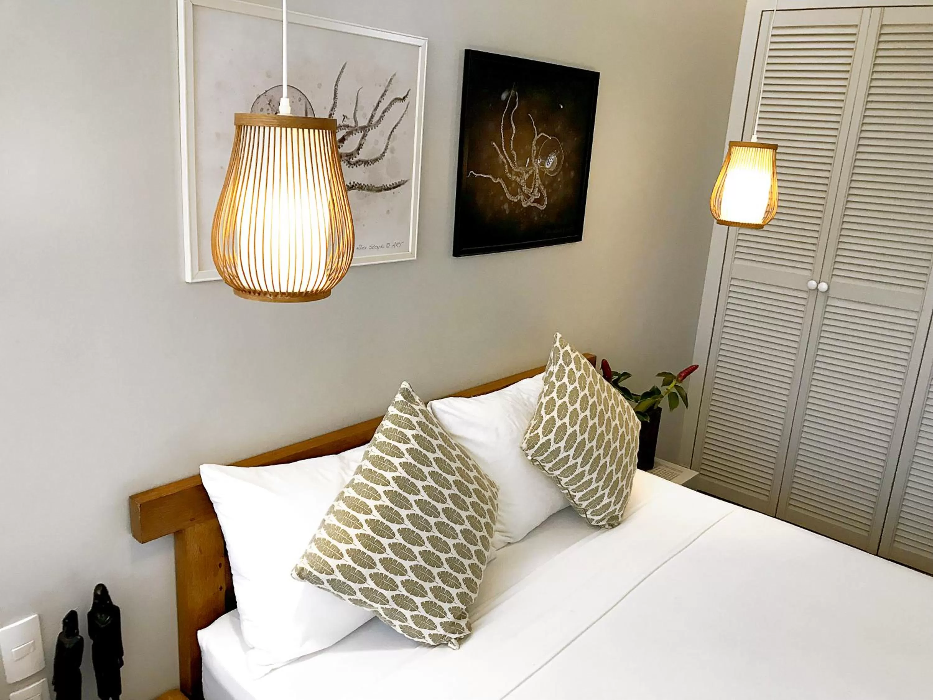 Bed in Mahi Mahi Dive Resort