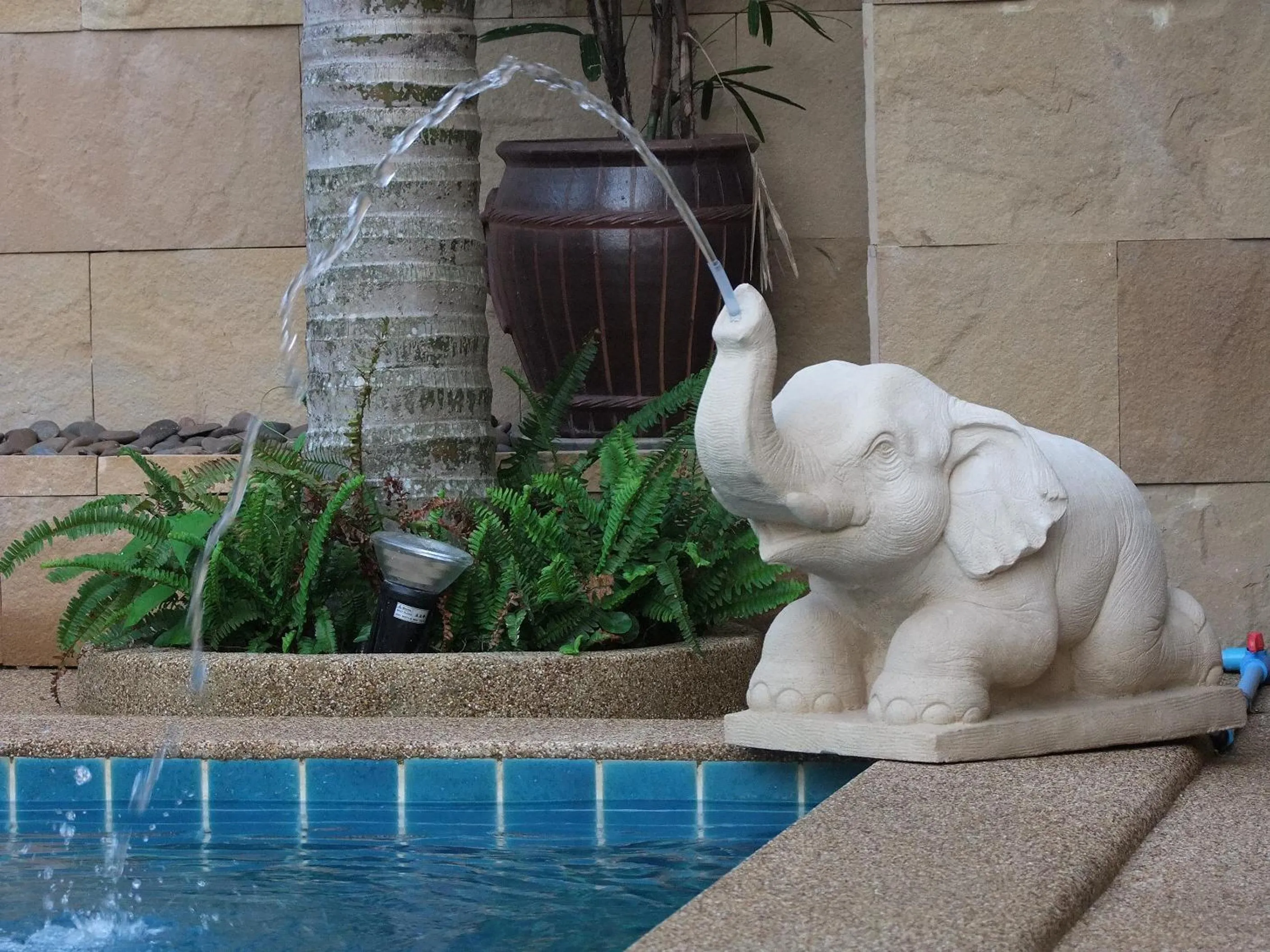 Swimming pool in Katanoi Resort