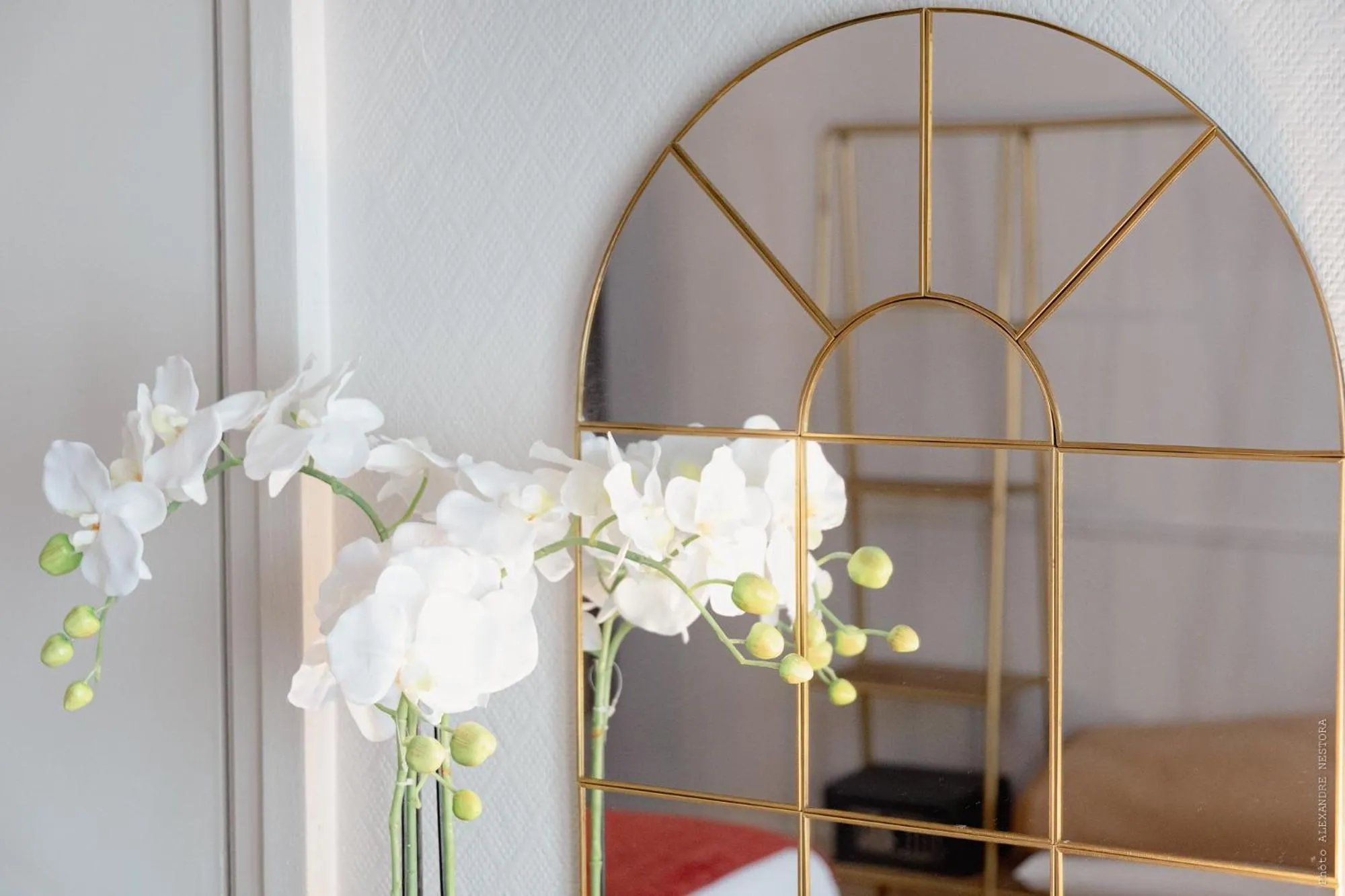 Decorative detail in A l'Hôtel Des Roys