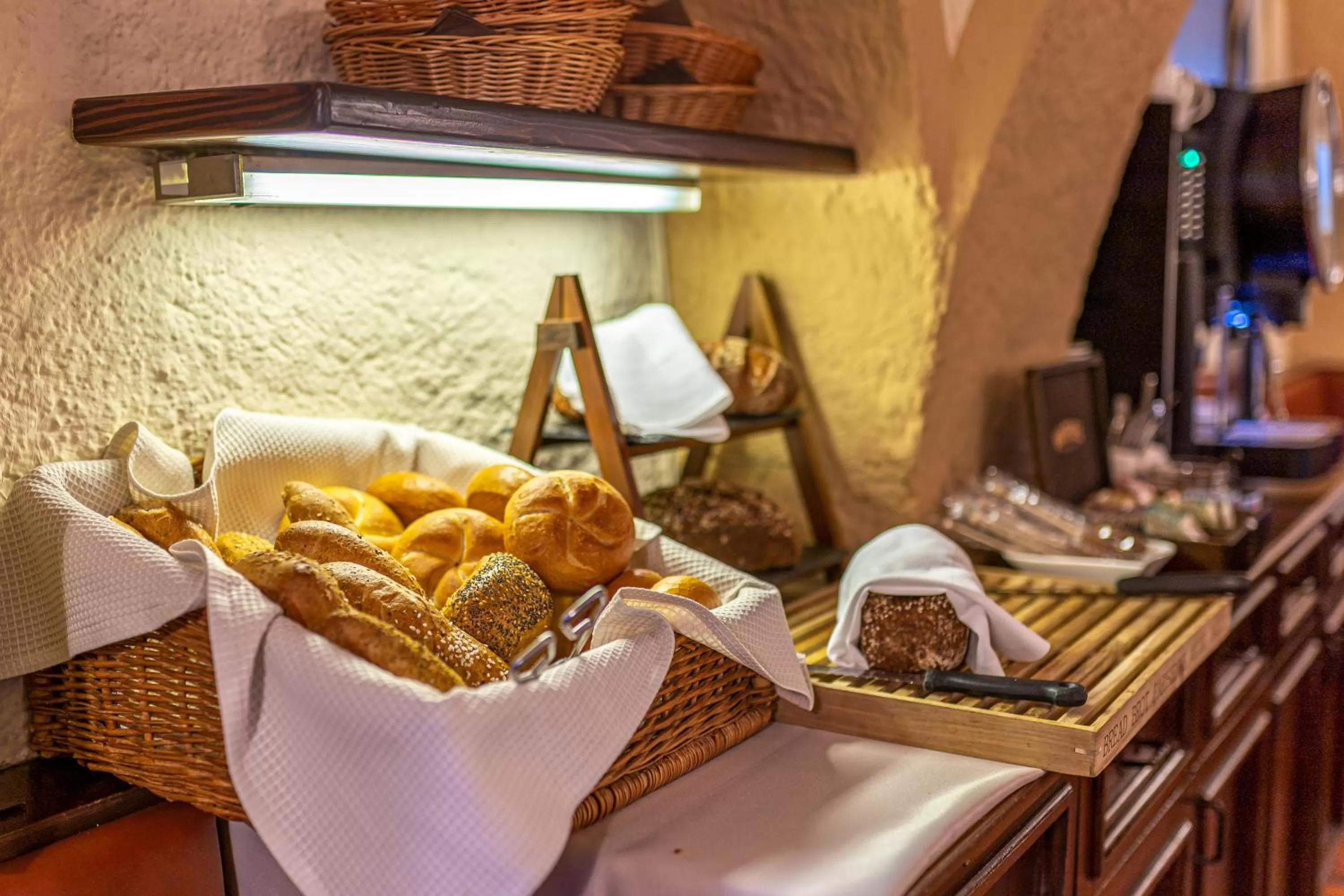 Buffet breakfast in Schüdlbauer´s Hotel-Restaurant-Bar