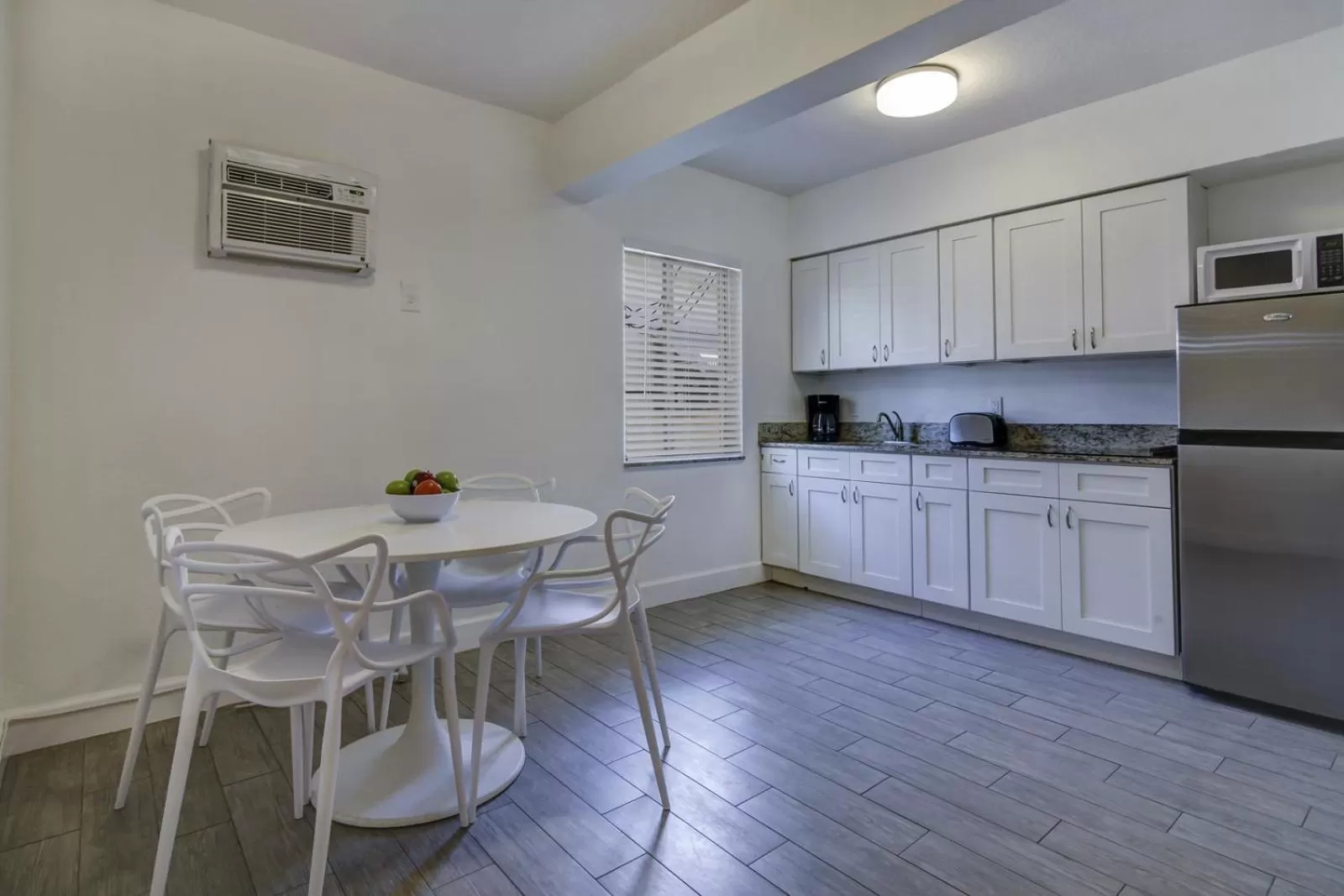 Kitchen or kitchenette, Kitchen/Kitchenette in Blue Strawberry by the Sea