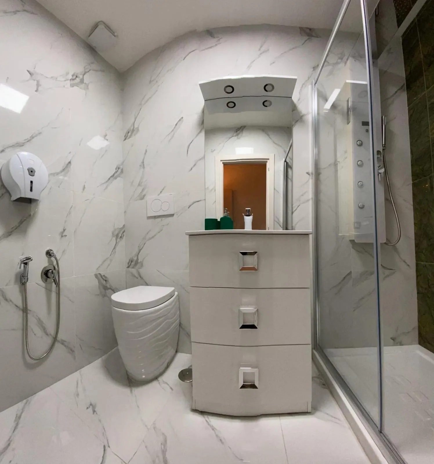 Toilet in The Place In Rome Guest House