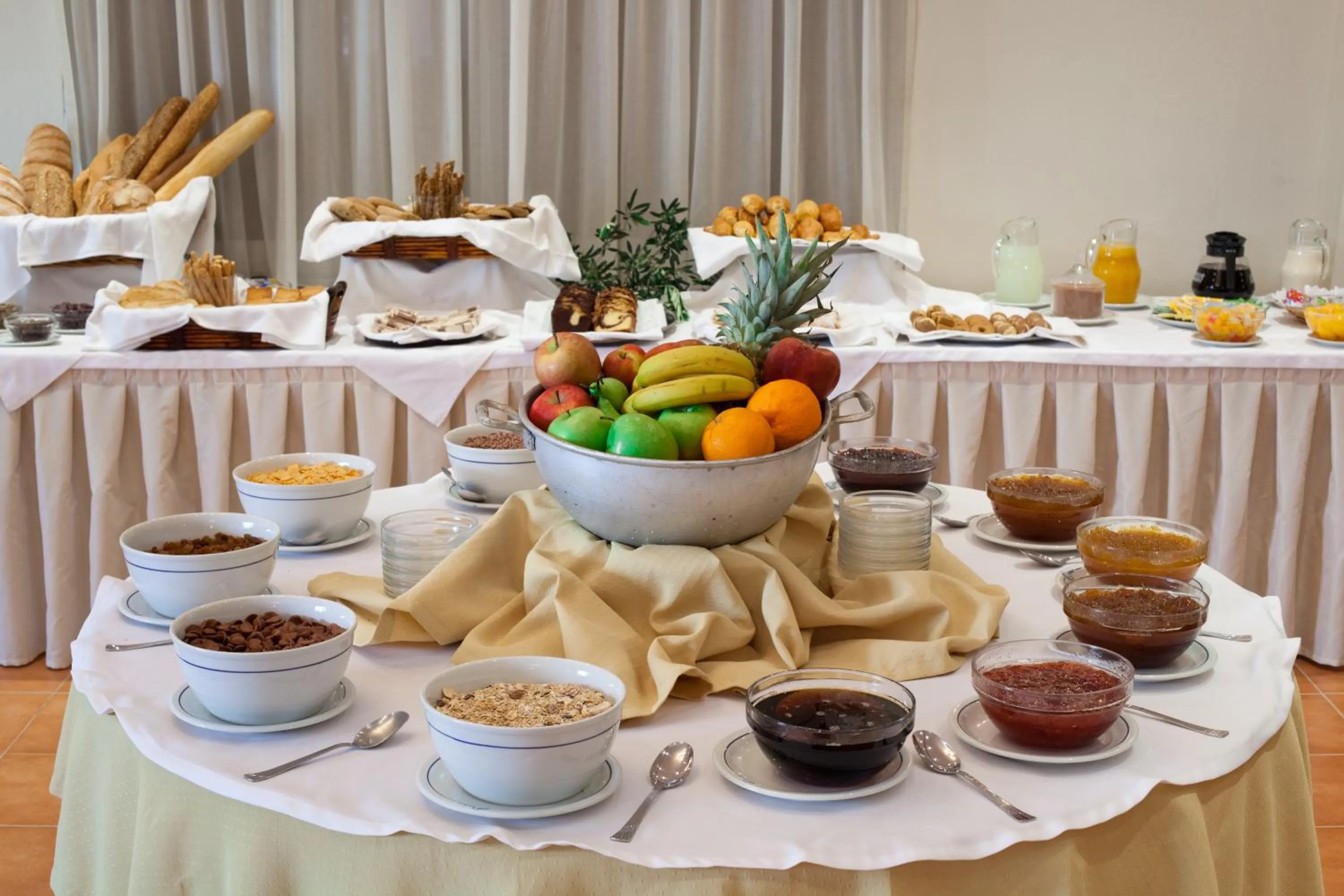 Buffet breakfast in Achillion Palace