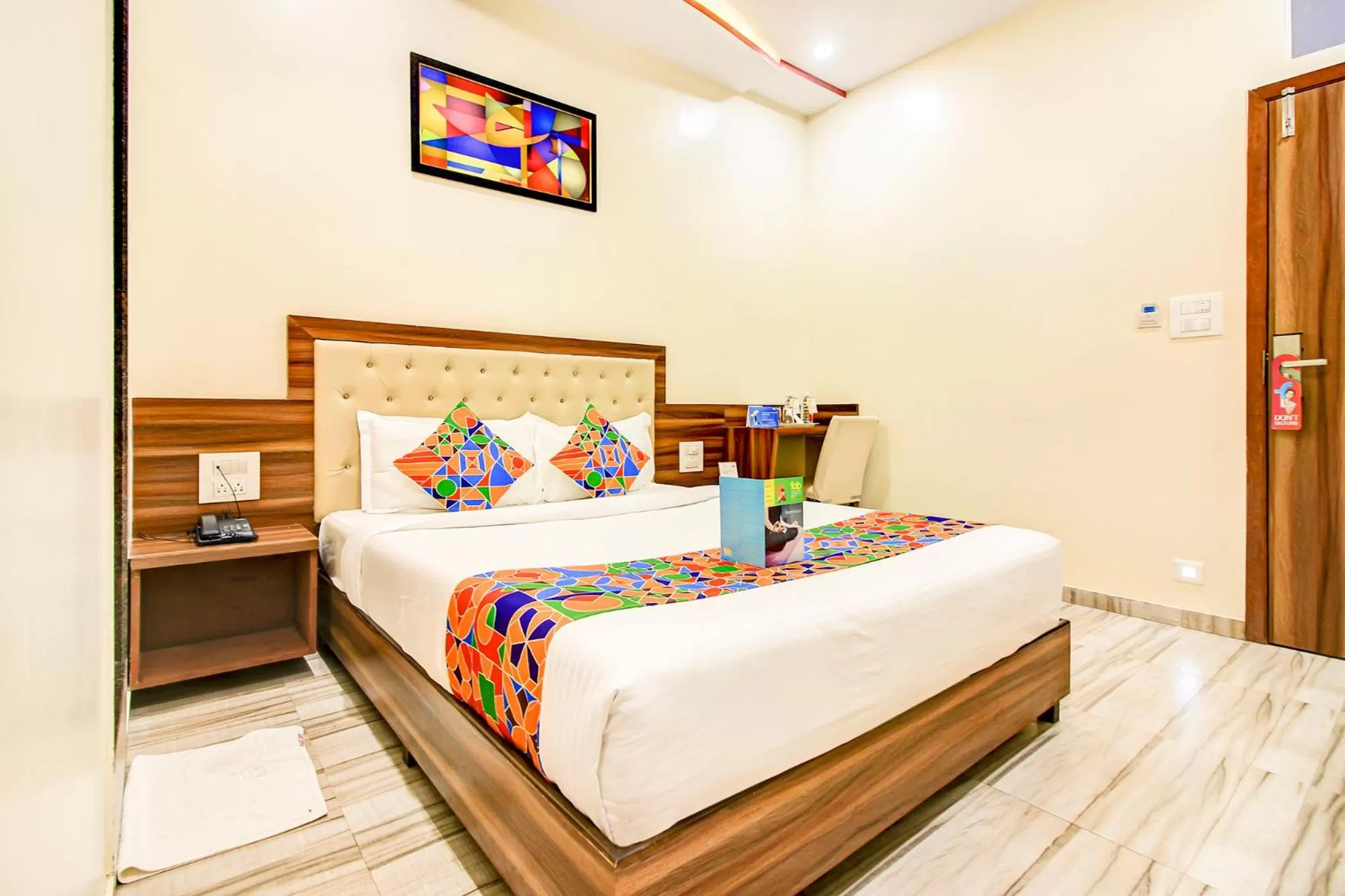 Coffee/tea facilities, Bed in FabHotel Axis International - Nr Mumbai International Airport