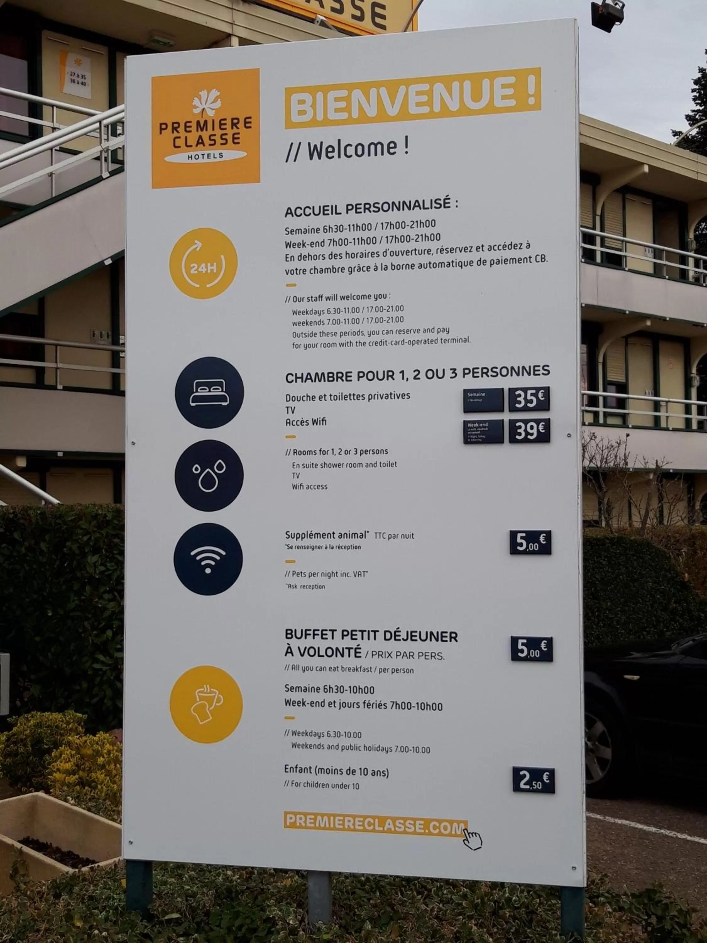 Logo/Certificate/Sign in Premiere Classe Roanne Perreux