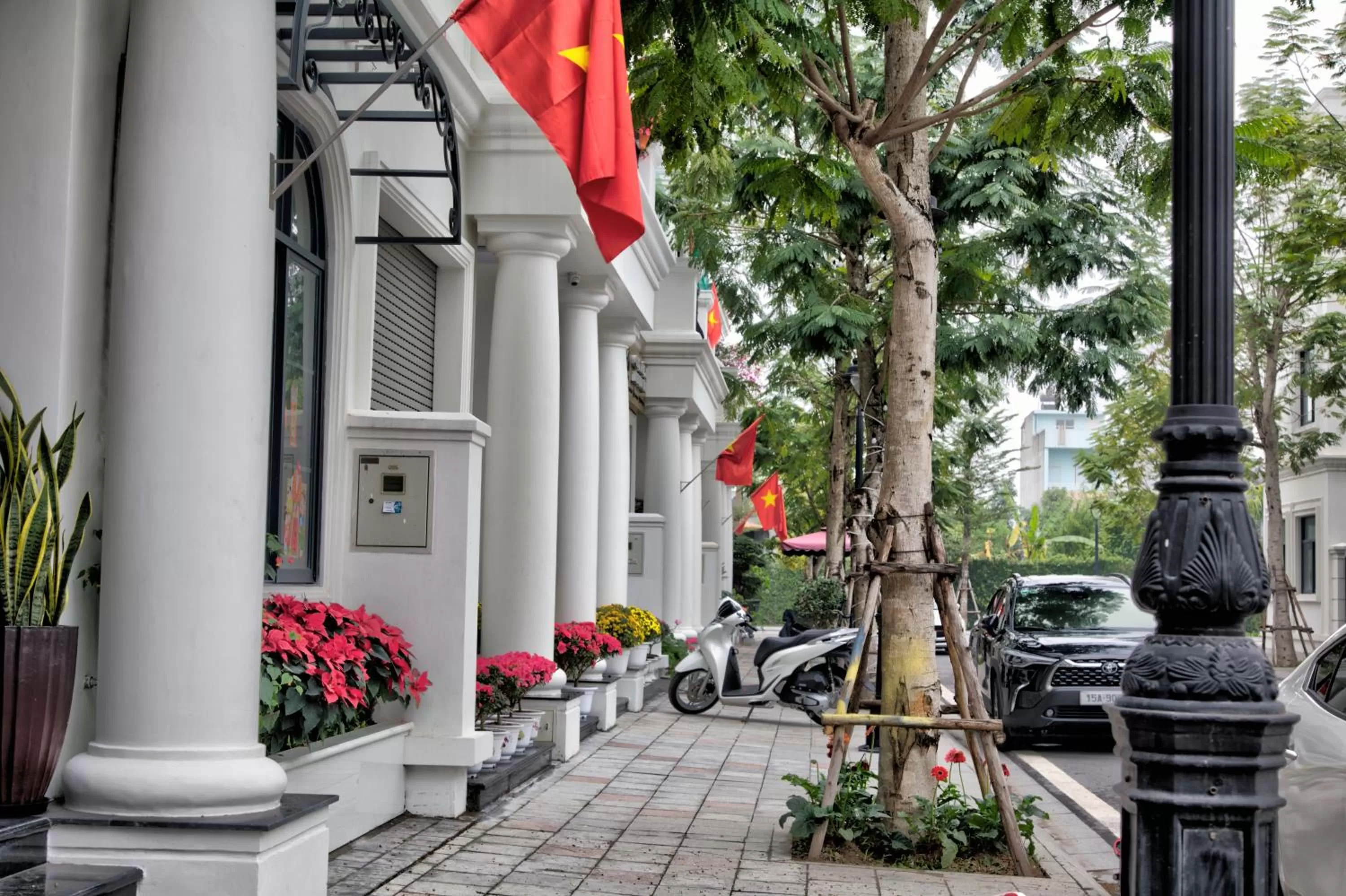 Patio in The Flamboyant #StayWork Vinhomes Marina