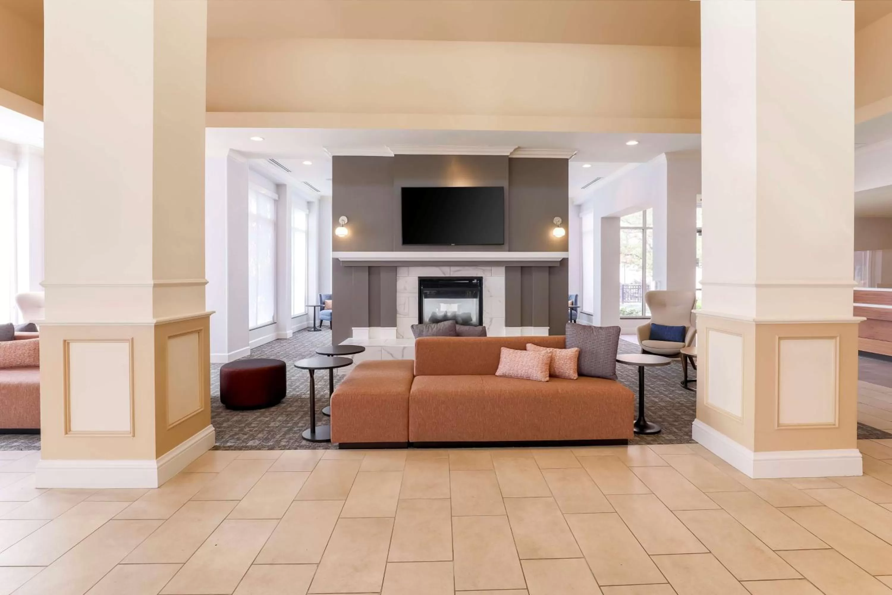 Communal lounge/ TV room in Hilton Garden Inn Reno