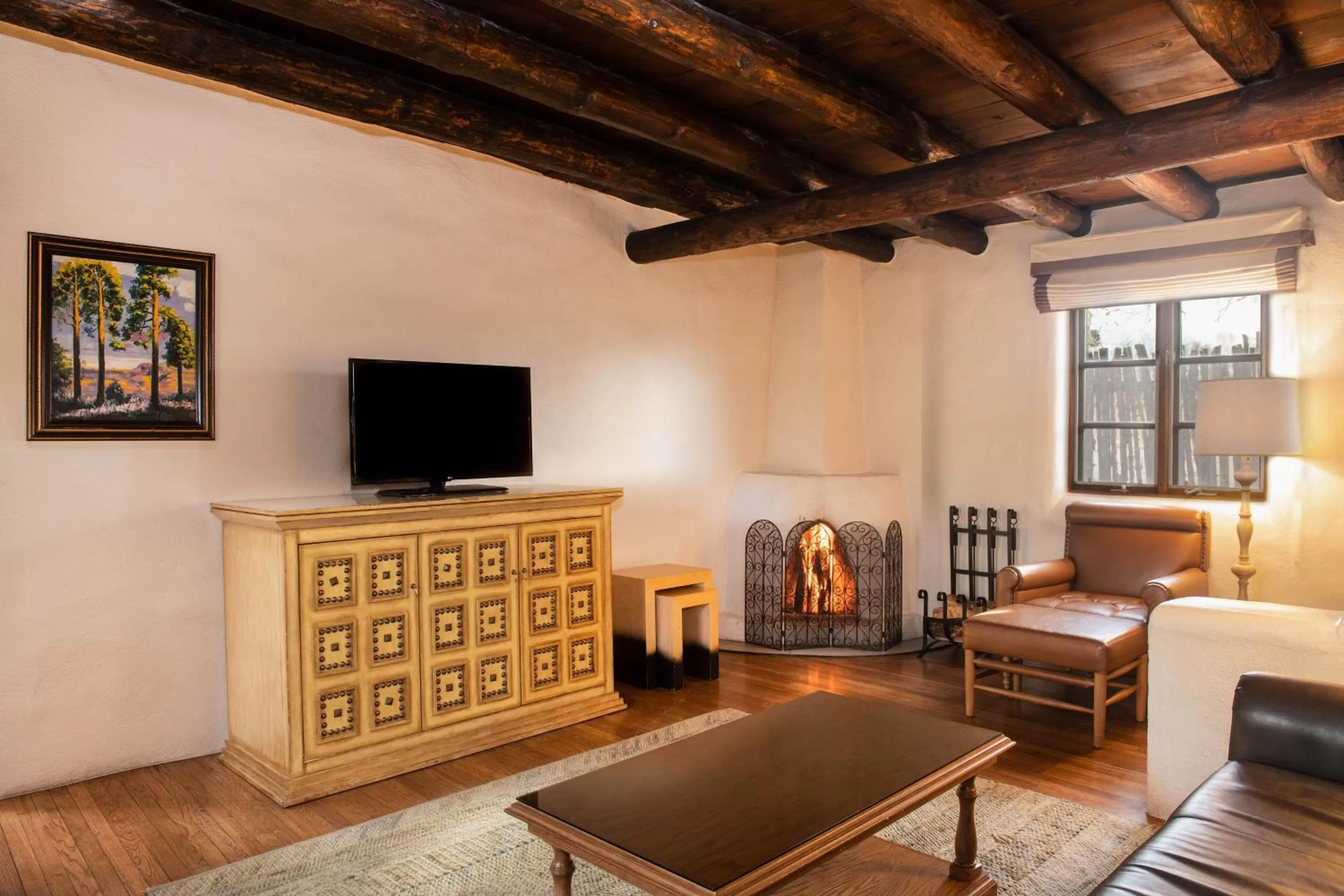 Living room in La Posada De Santa Fe, a Tribute Portfolio Resort & Spa