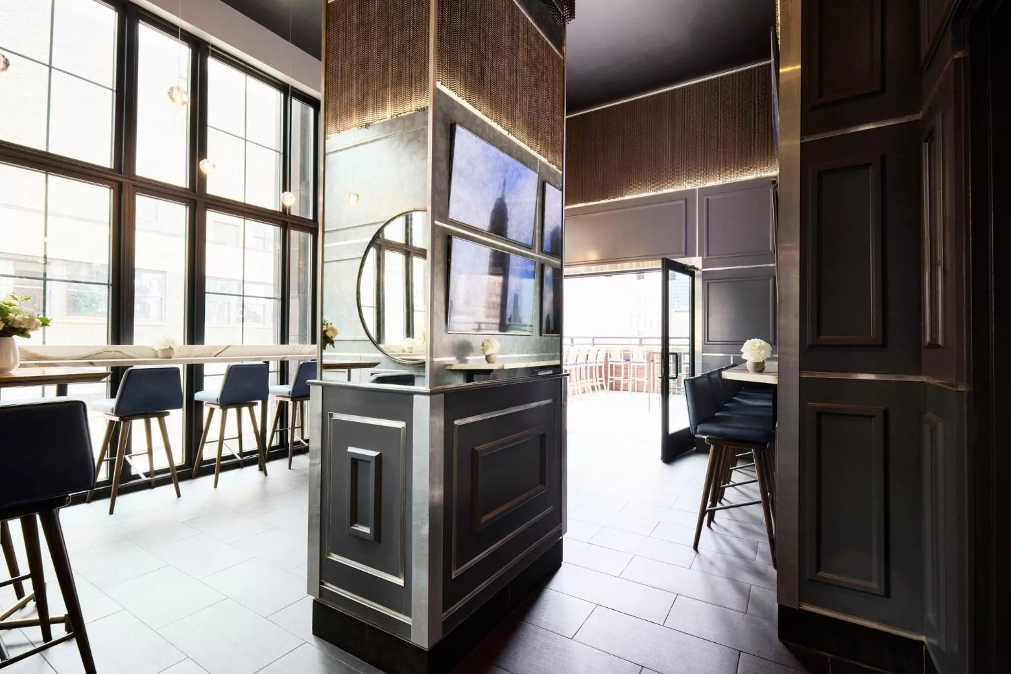 Lounge or bar in Archer Hotel New York