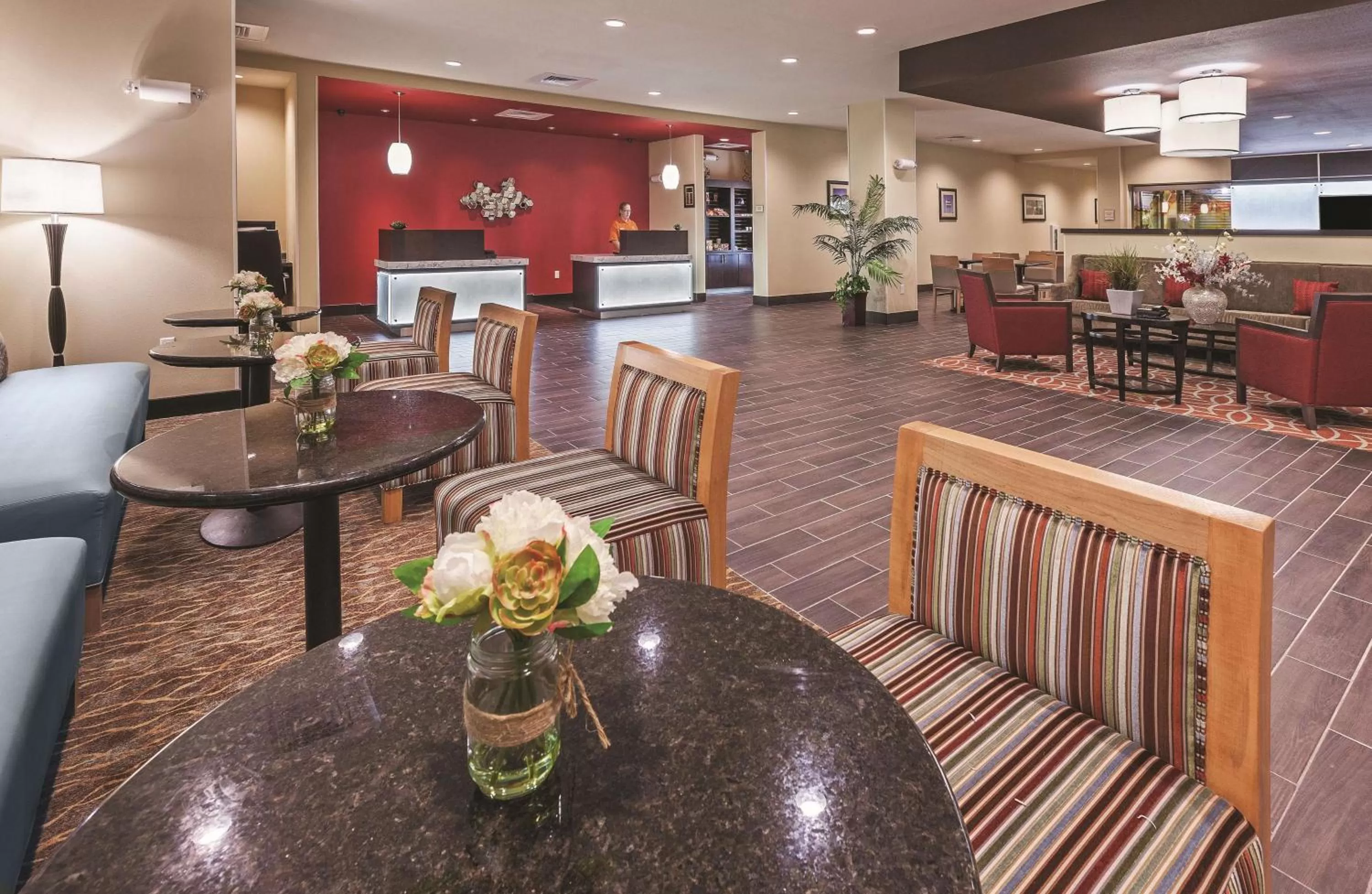 Lobby or reception in La Quinta by Wyndham Wichita Falls - MSU Area