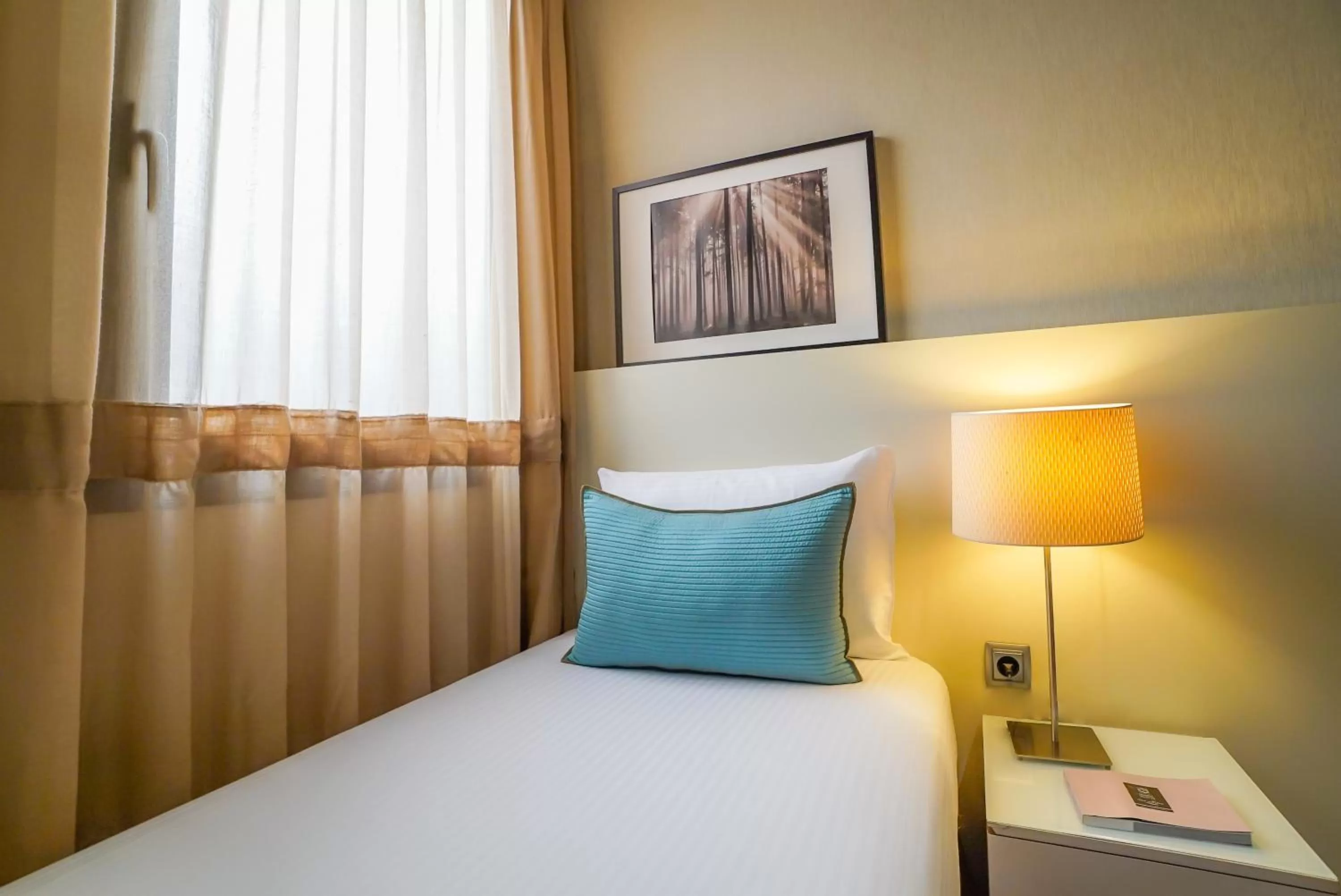 Bed in Hotel Constanza