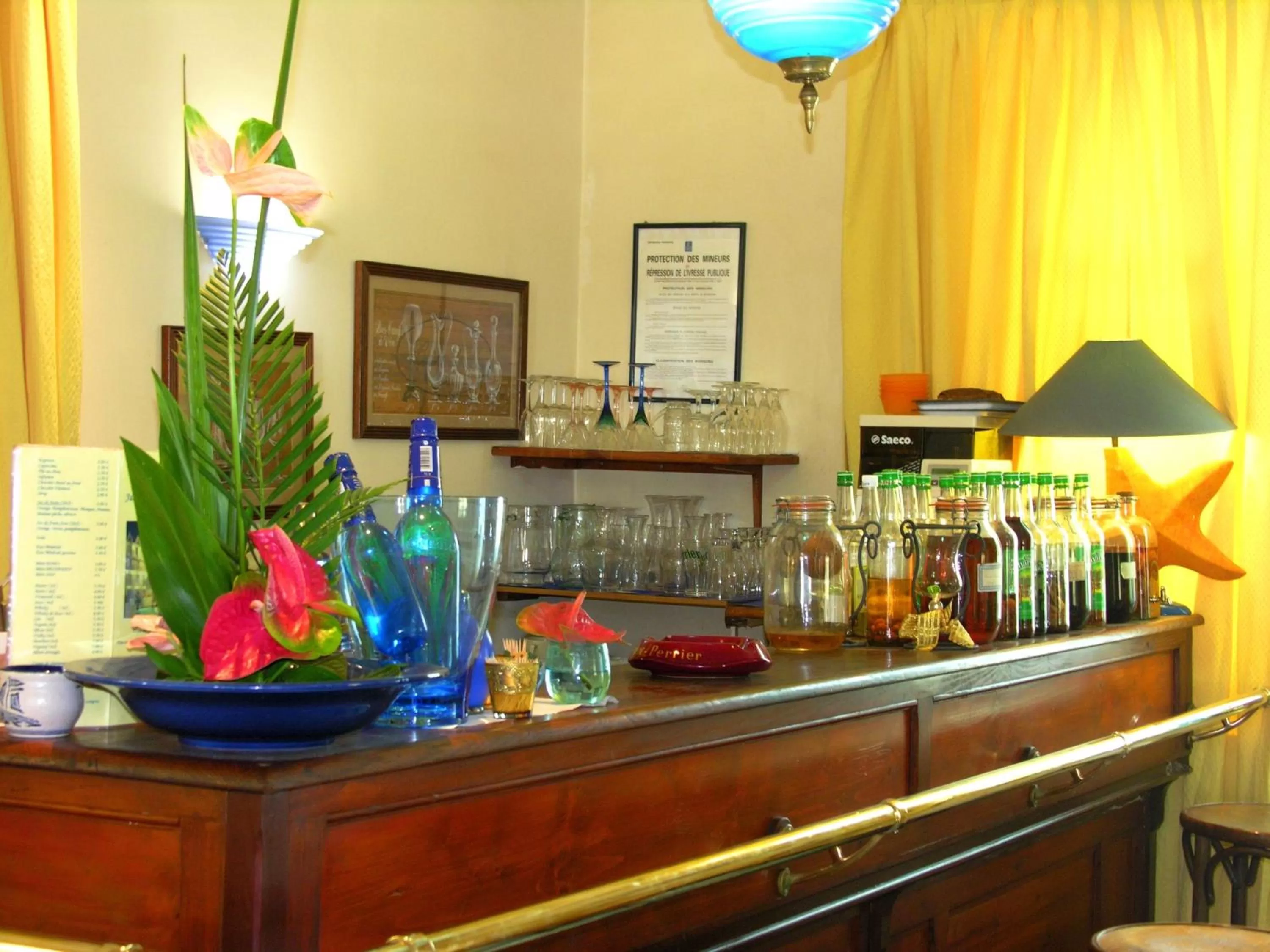 Lounge or bar in Le Juliette Dodu- Le charme d'un monument historique