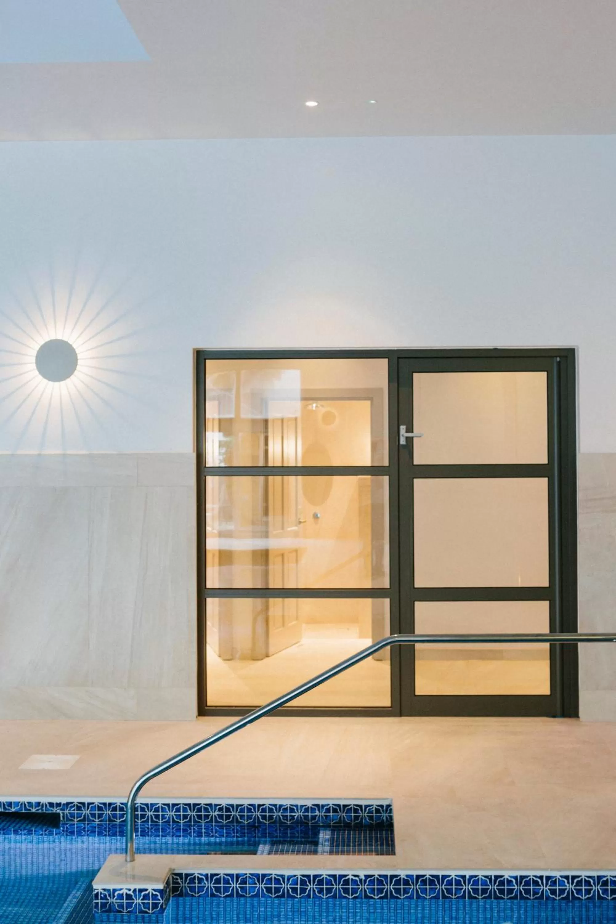 Swimming pool in Merchants Manor Spa