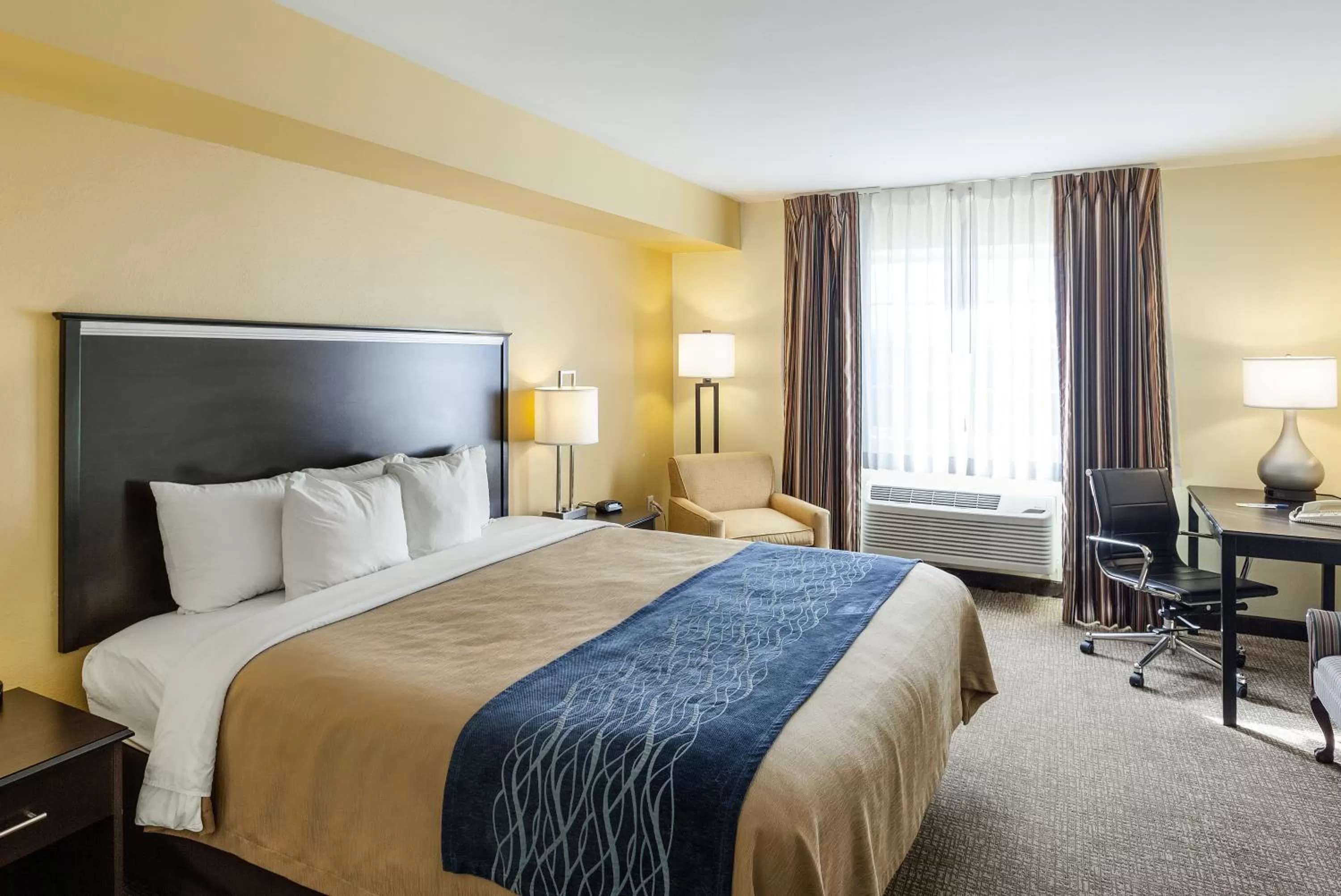 King Room in Comfort Inn & Suites Texas Hill Country