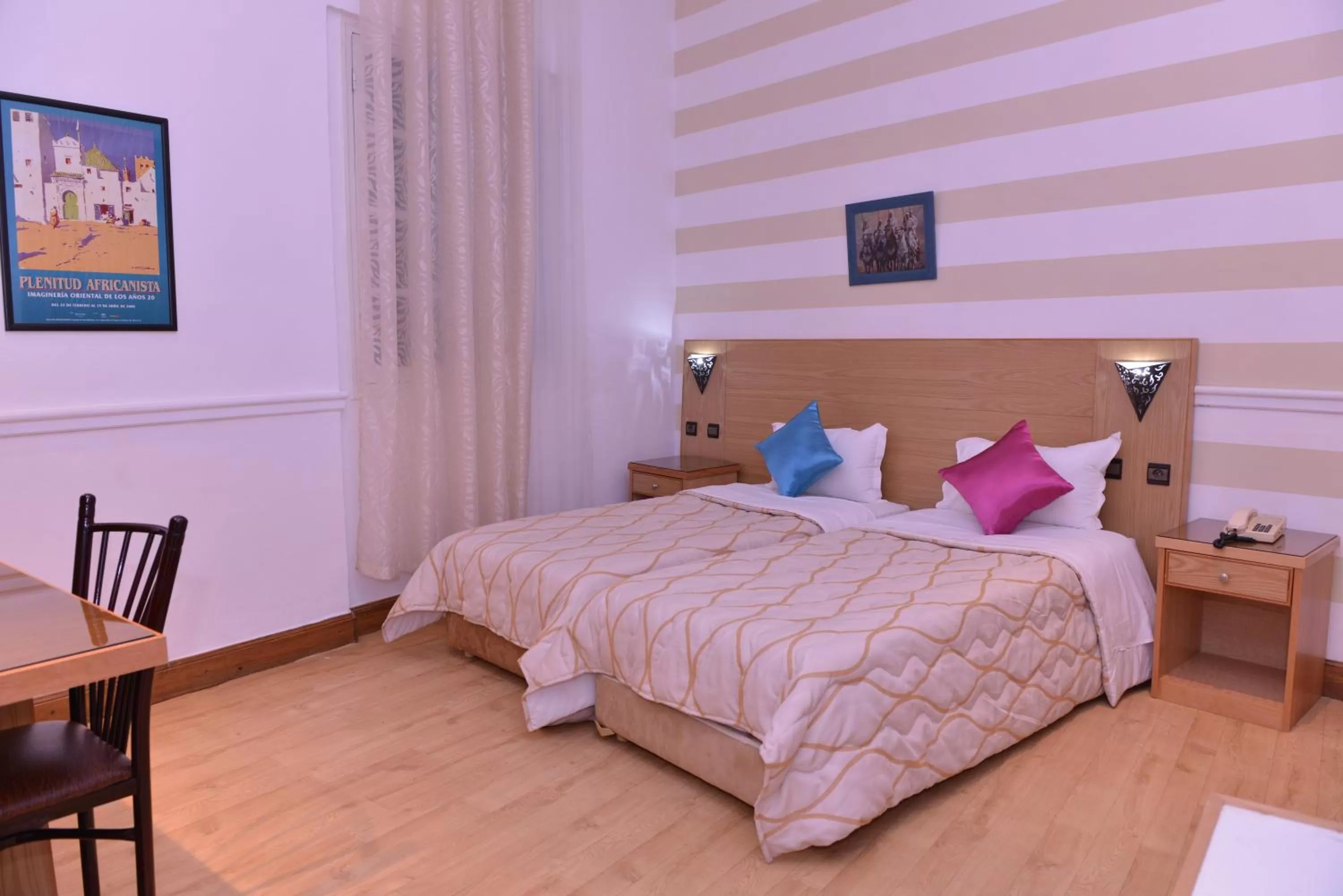 Photo of the whole room, Bed in Hotel Continental