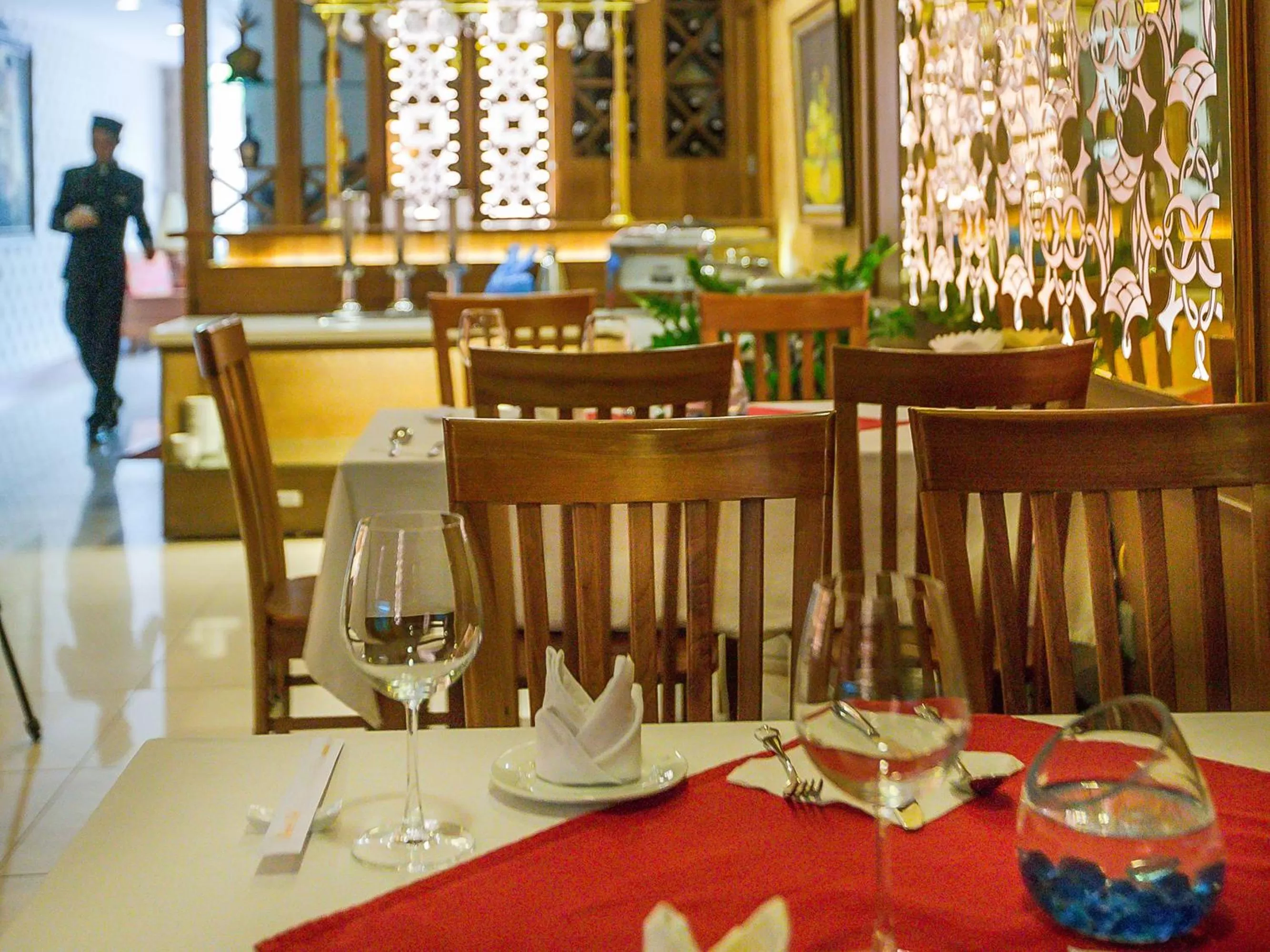 Restaurant/Places to Eat in Emerald Boutique Hotel