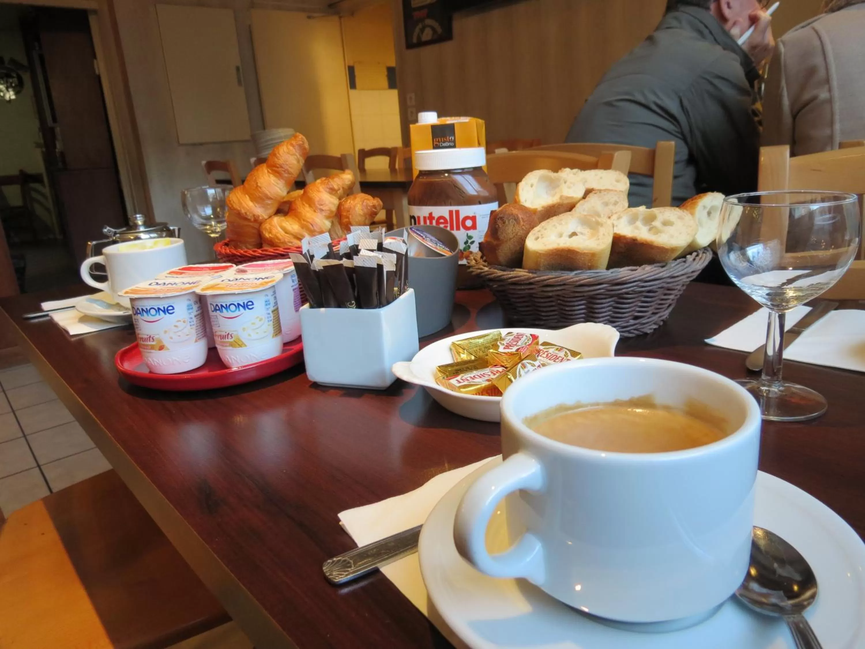 Continental breakfast in Hotel le Faisan