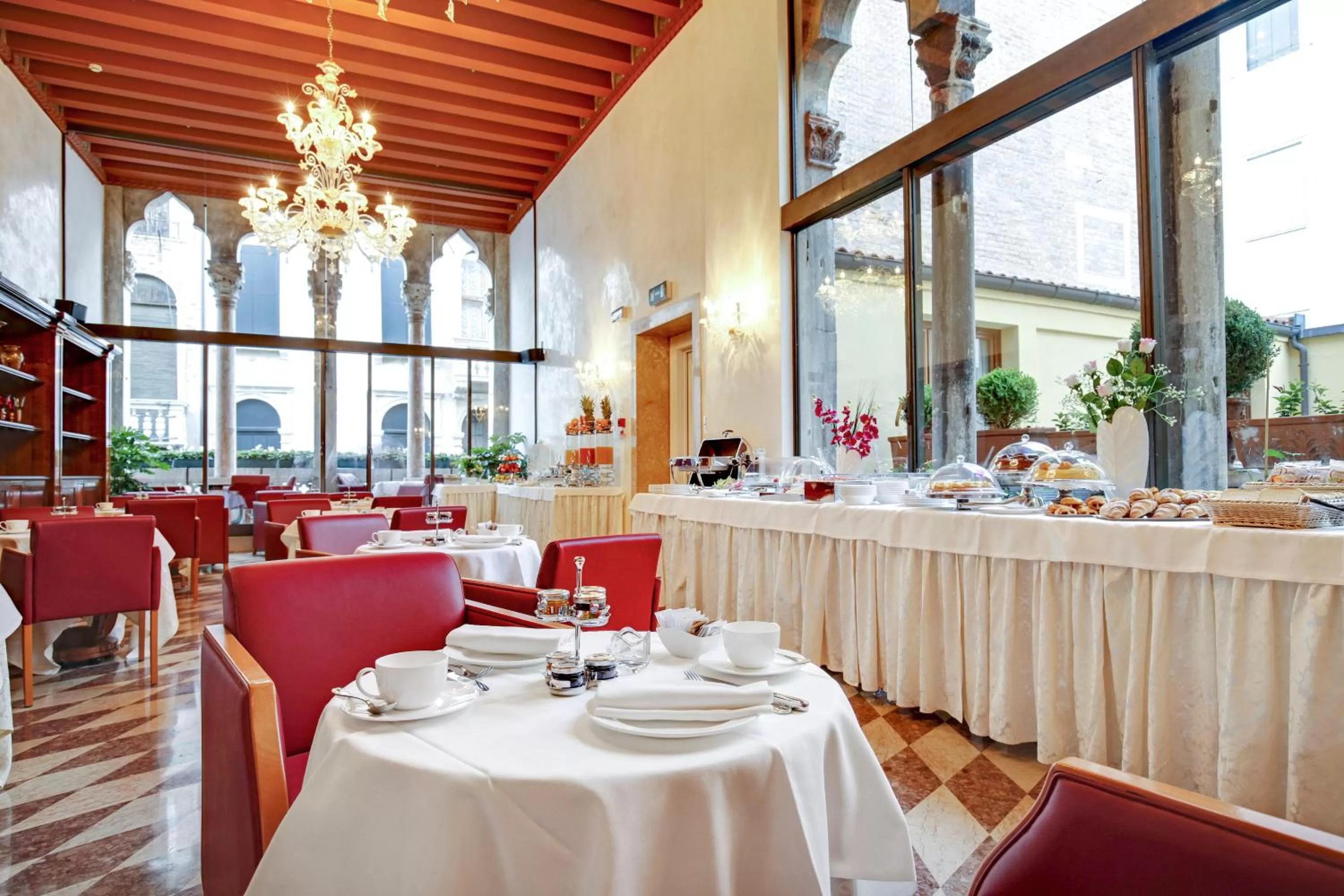 Lounge or bar in Hotel Donà Palace