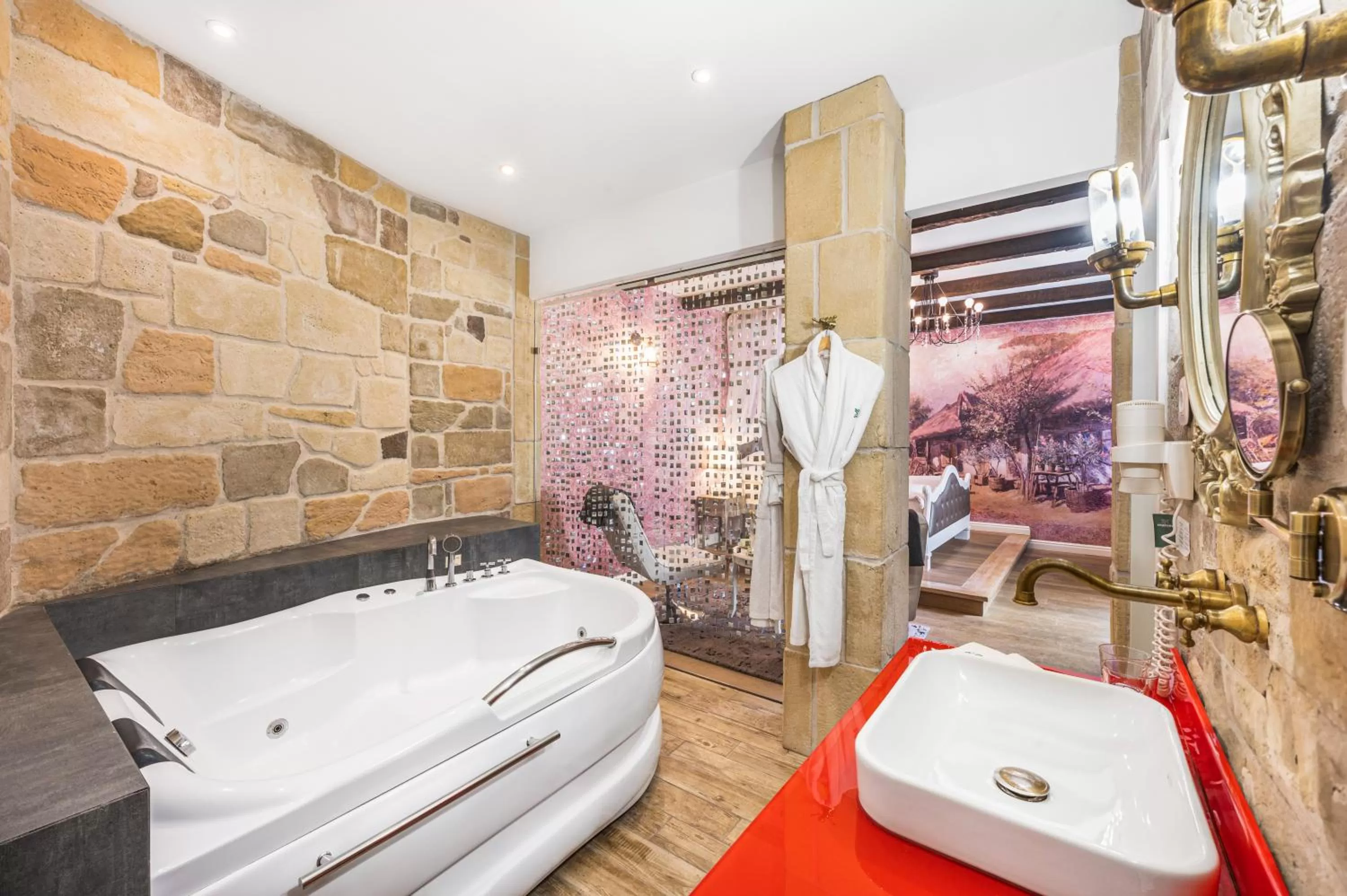 Hot Tub in Maison Bistro & Hotel