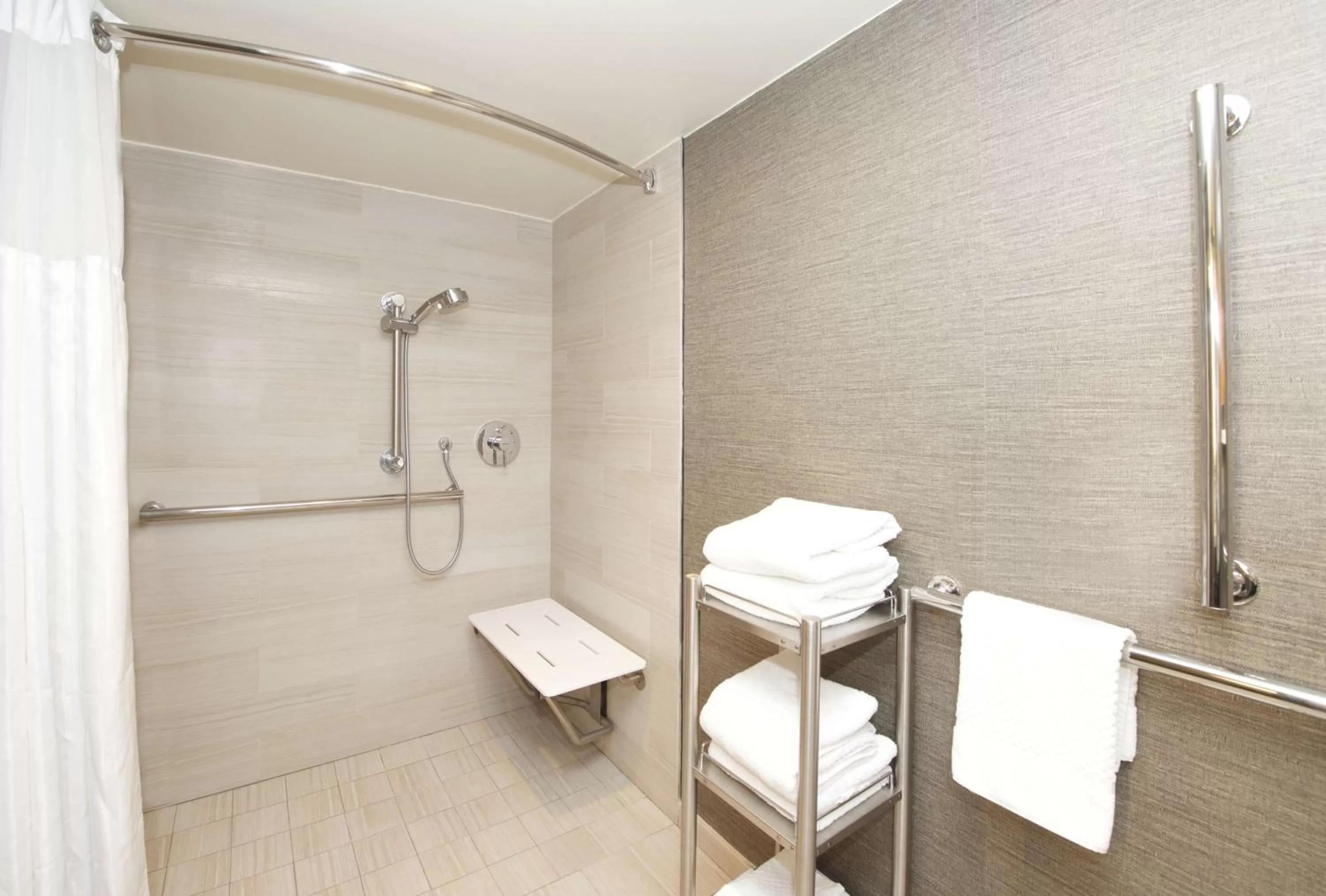 Bathroom in Hampton Inn Parsippany