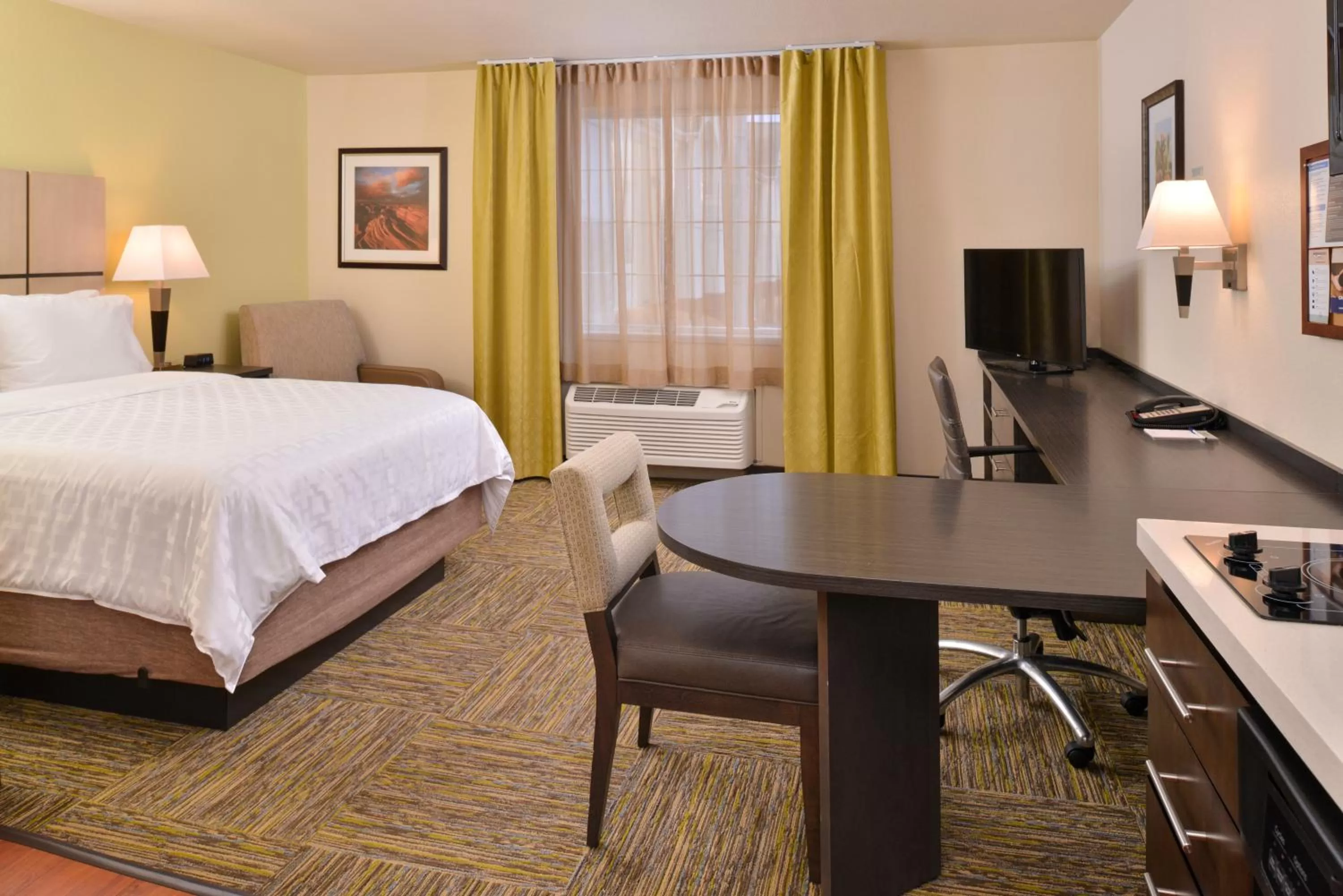 Photo of the whole room, Bed in Candlewood Suites Austin-Round Rock by IHG