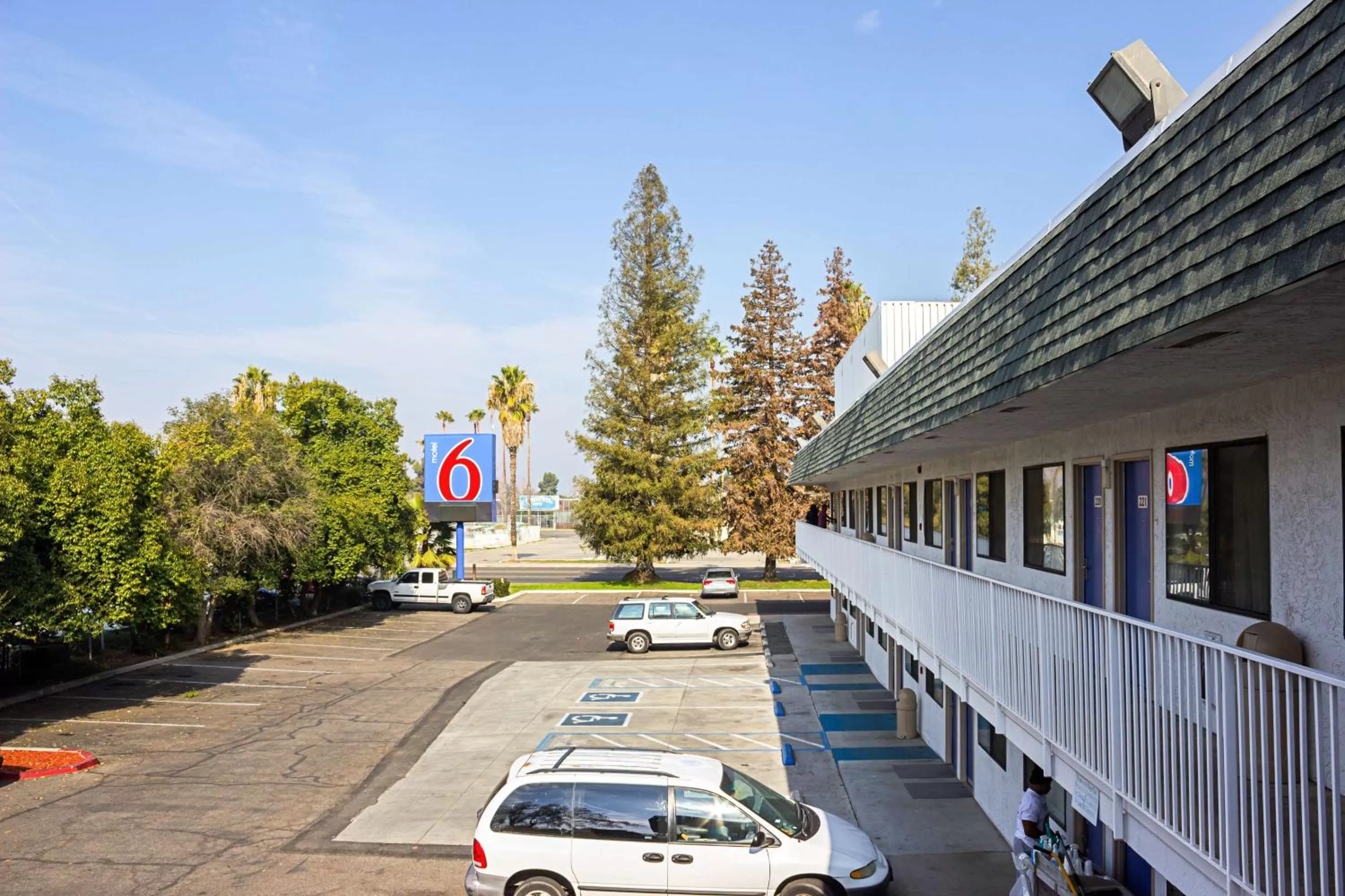 Property building in Motel 6-Porterville, CA